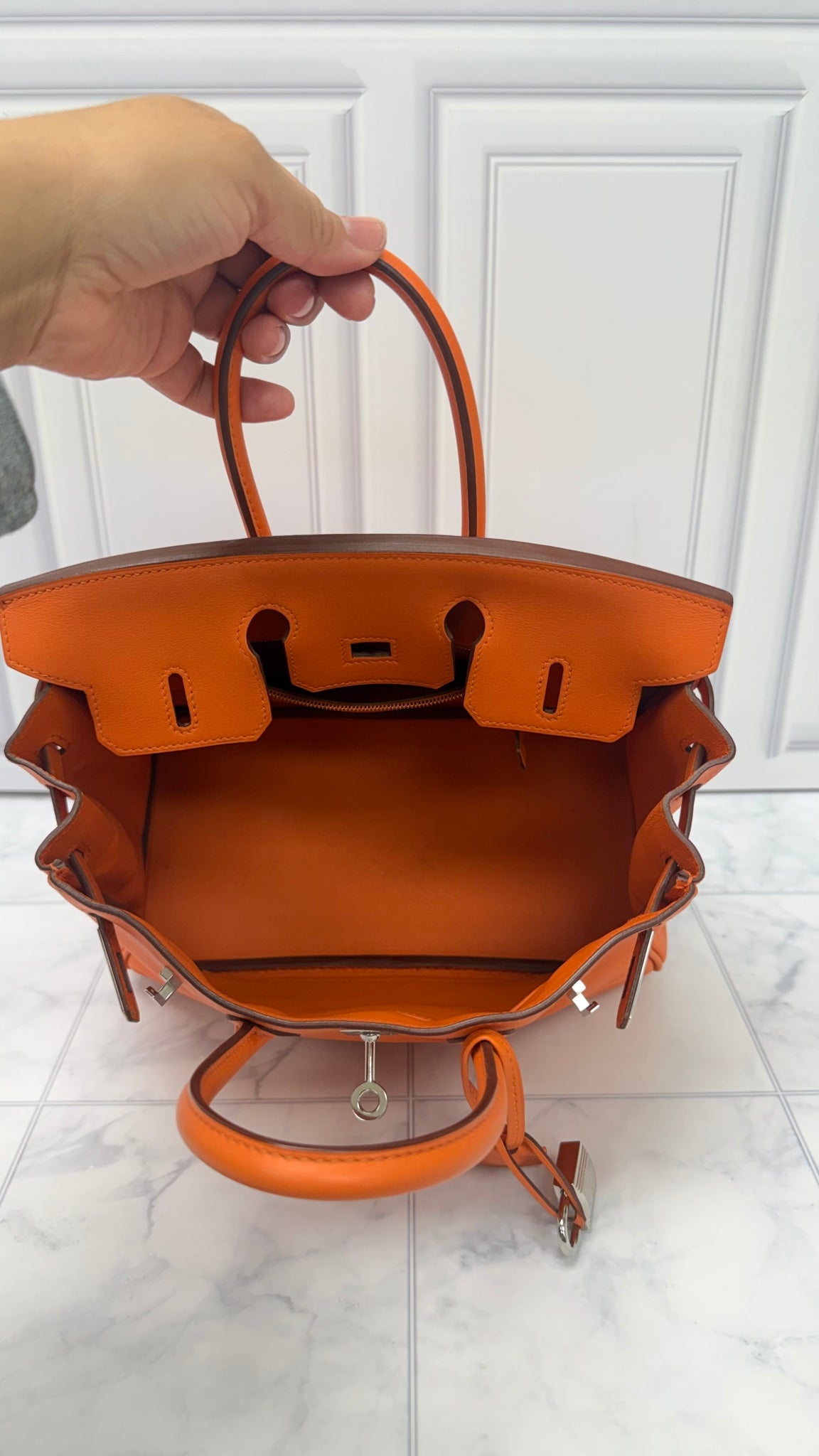 Hermes Orange Swift Leather Birkin 25 with Multicolor Silk Twilly 