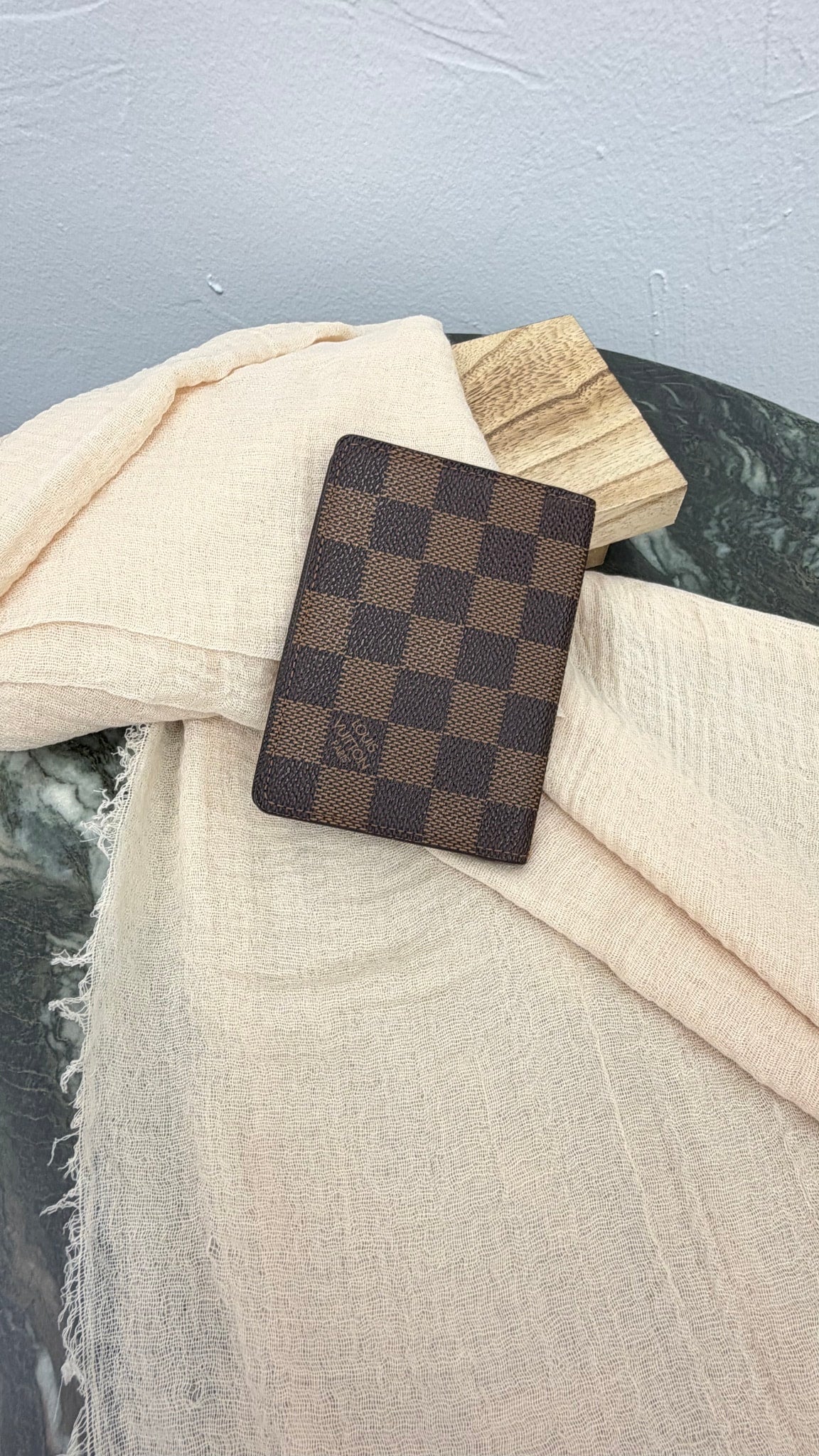 Louis Vuitton Damier Ebene Card Holder