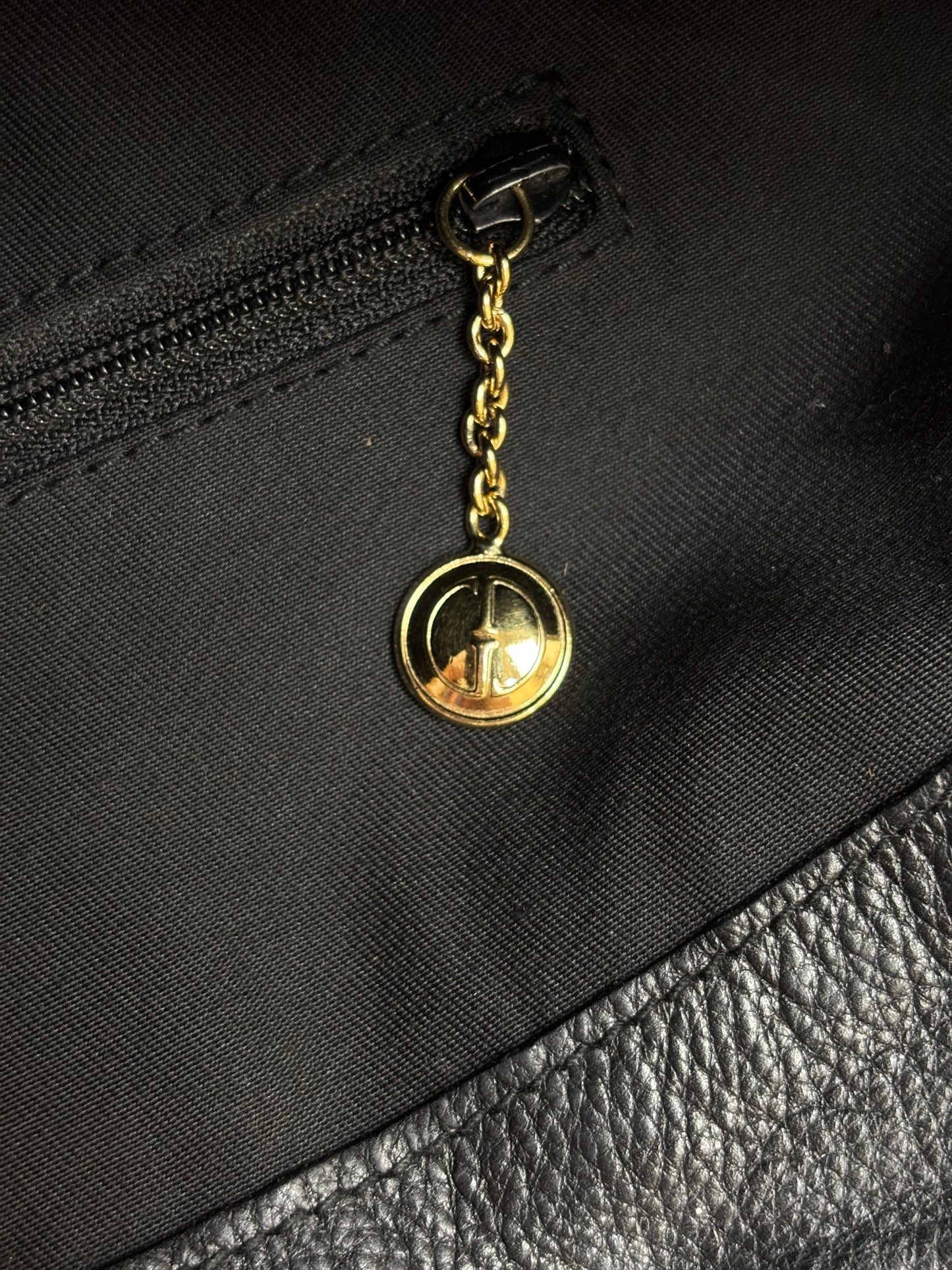 https://res.cloudinary.com/dyql5hig8/image/upload/v1759163307/gnjvyxyzmvxhdupcirpg.jpg