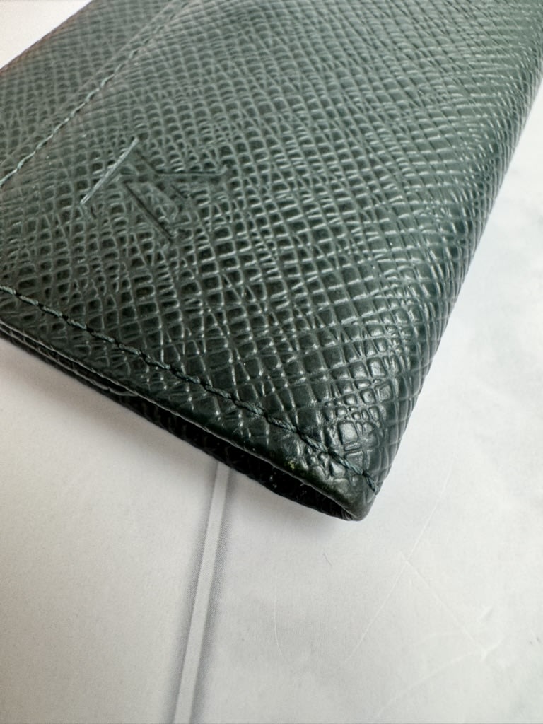 Louis Vuitton Green Taiga Leather 6 Ring Key Case 