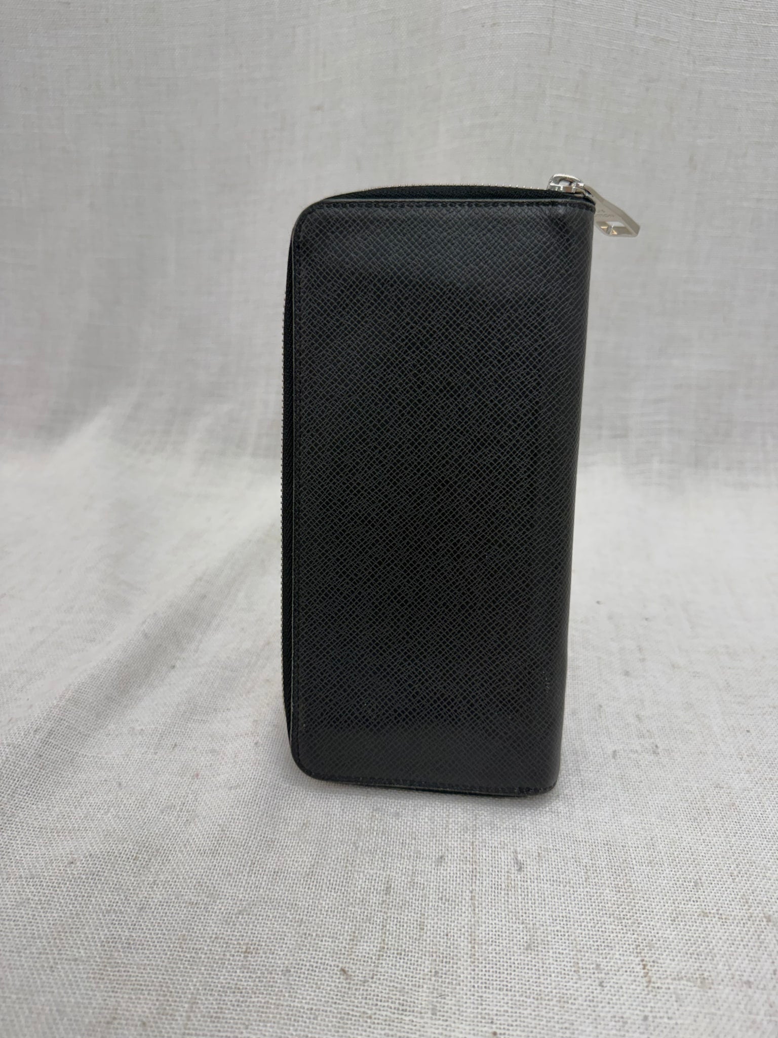 Louis Vuitton Black Taiga Leather Vertical Zippy Wallet