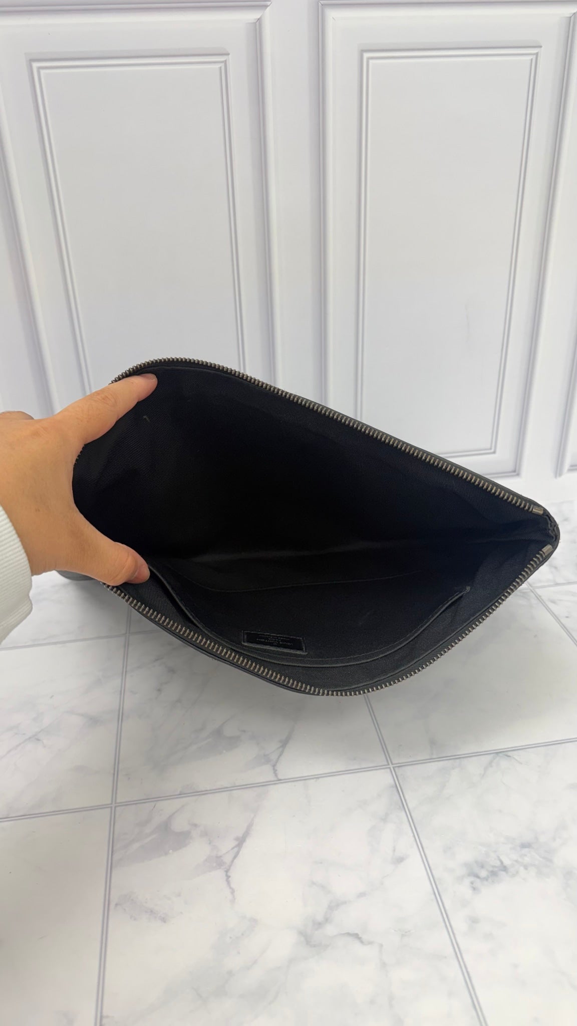 Louis Vuitton Monogram Eclipse Discovery Pochette GM 