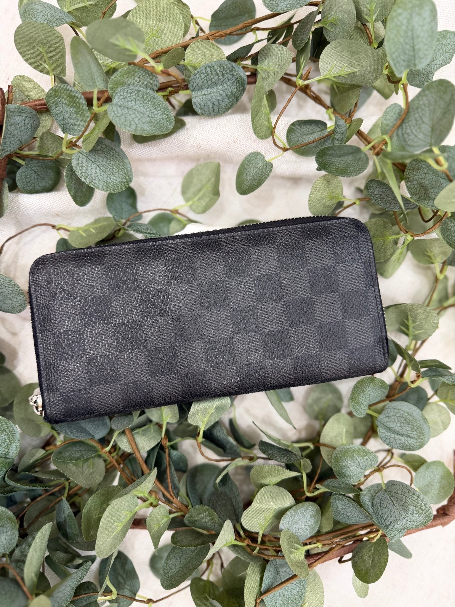 Louis Vuitton Damier Graphite Zippy Wallet