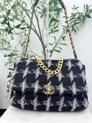 Chanel Black & White Tweed 19 Maxi Houndstooth 2Way Bag