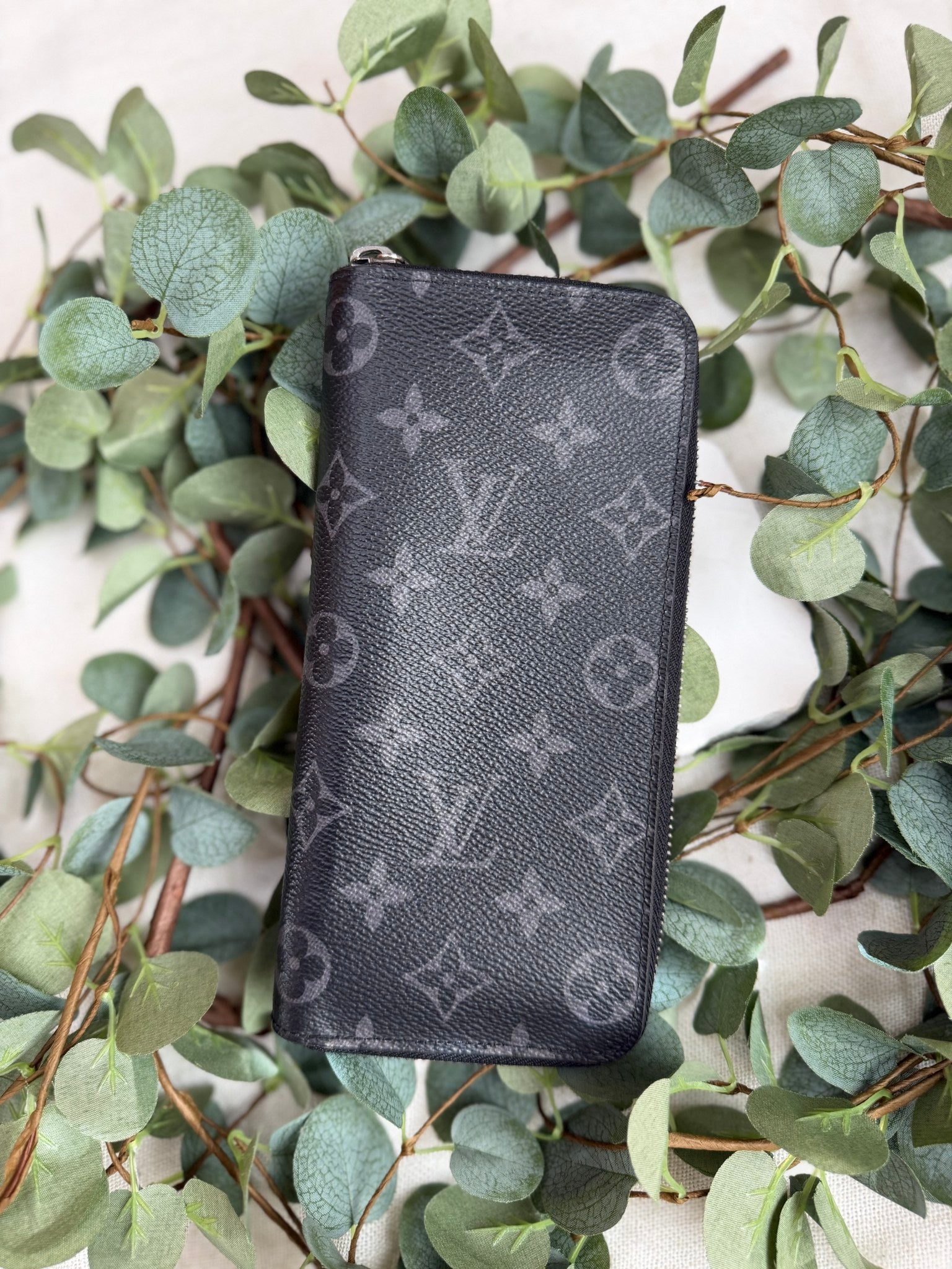 Louis Vuitton Monogram Eclipse  Vertical Zippy