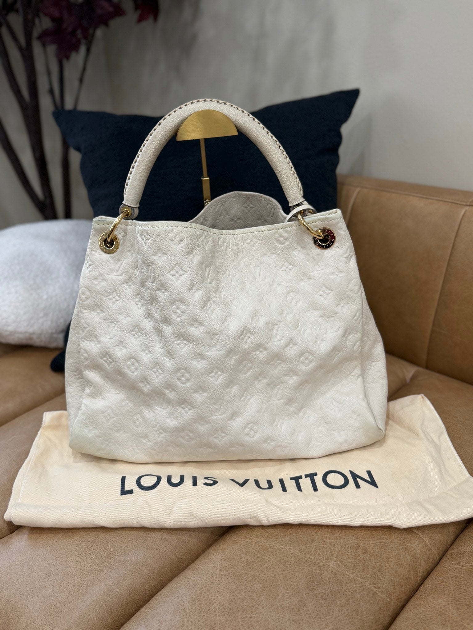 Louis Vuitton Empreinte Cream Artsy MM Bag