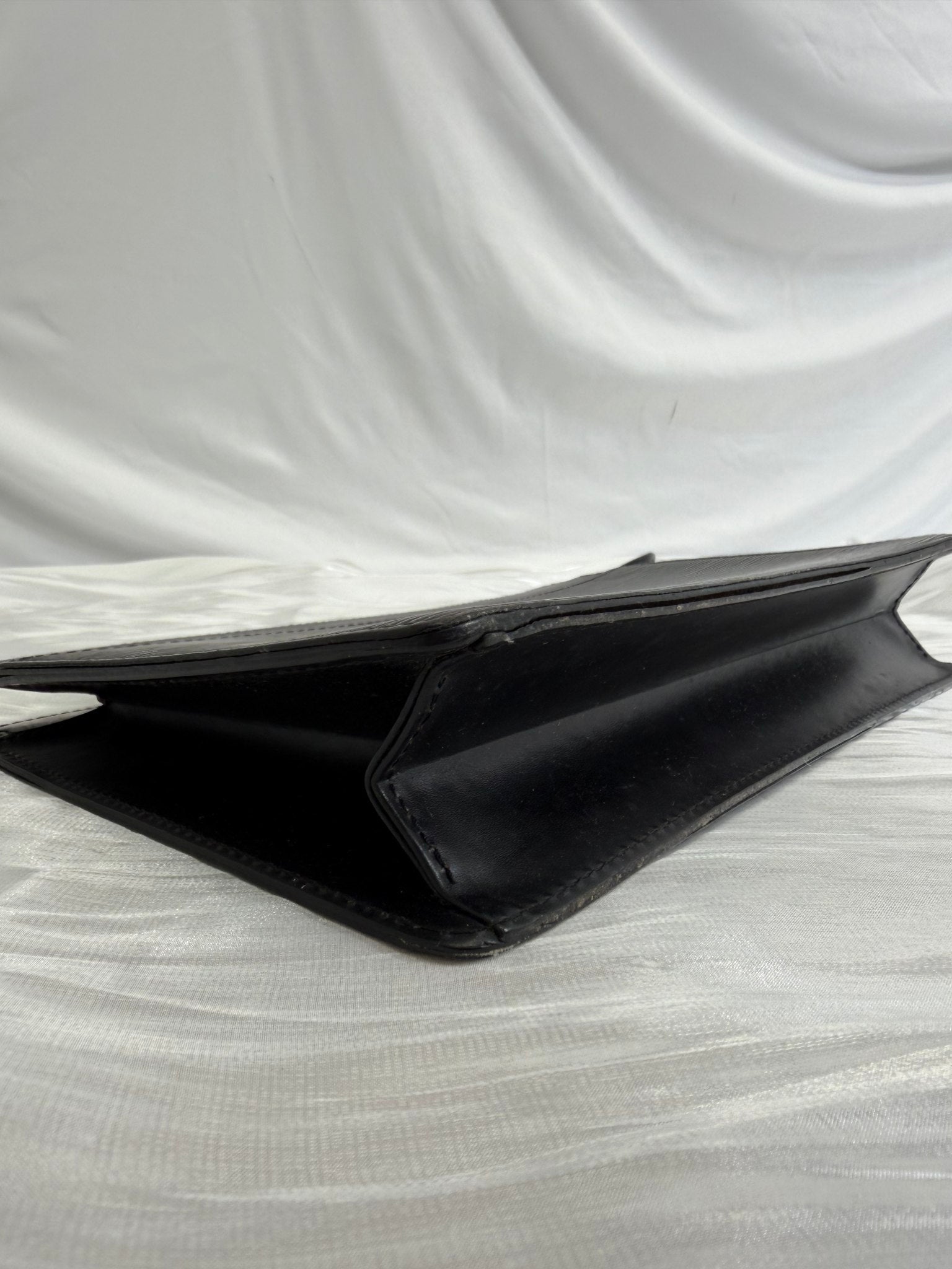 Louis Vuitton Black Epi Pochette Homme Clutch