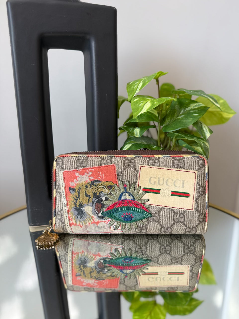 Gucci GG Supreme Courrier Embroidered UFO Zippy Long Wallet 