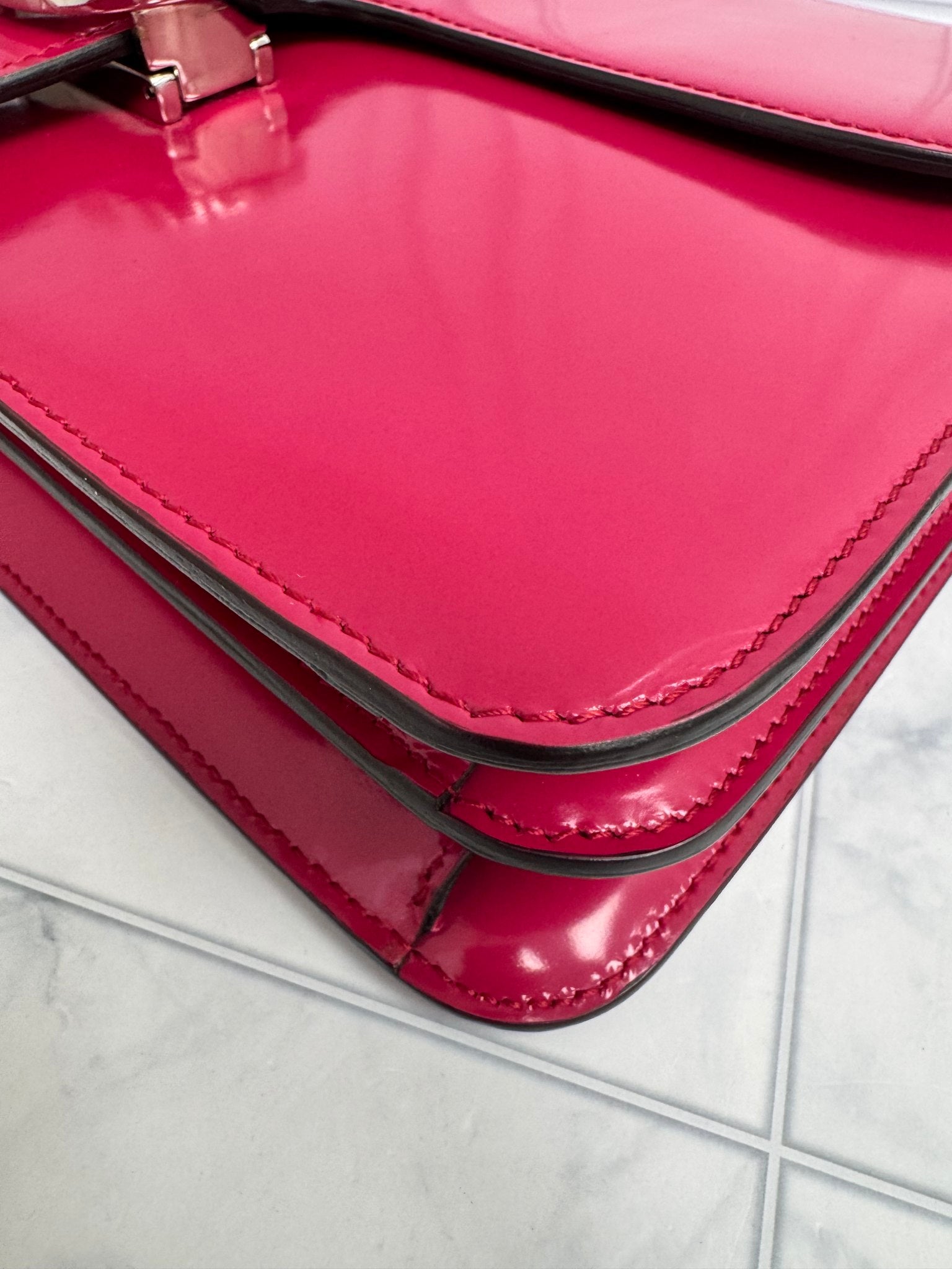 LIKE NEW - Gucci Pink Patent Leather Interlocking G Medium Chain Shoulder Bag