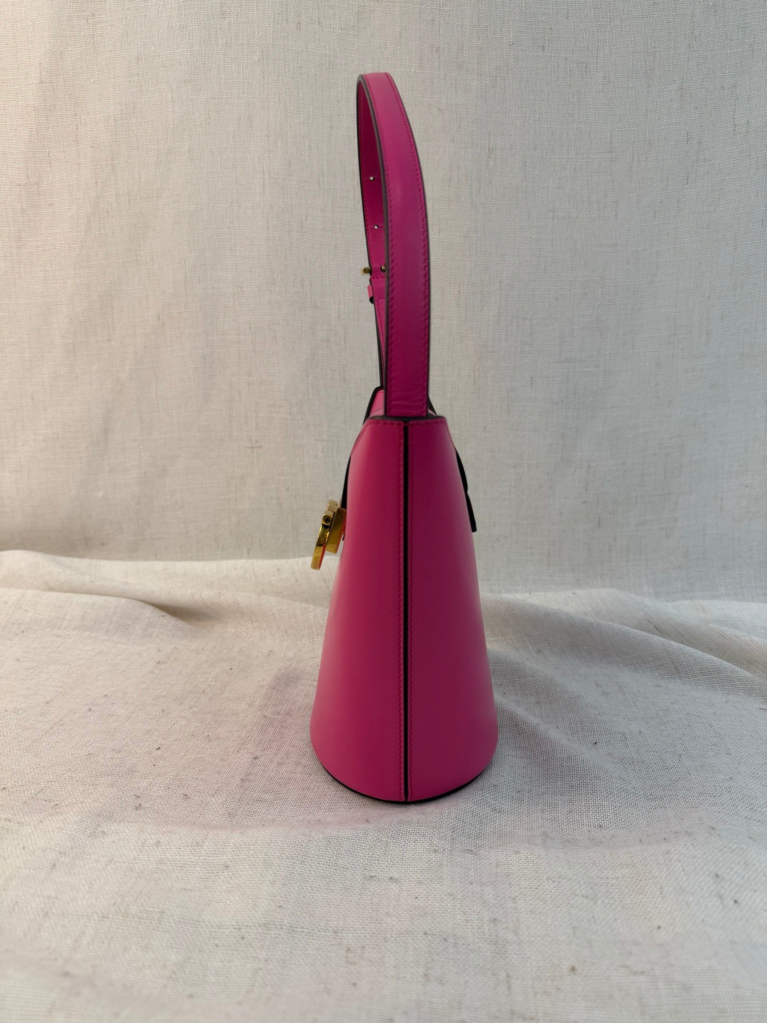 Salvatore Ferragamo Pink Leather Trifolio Small Bucket Bag