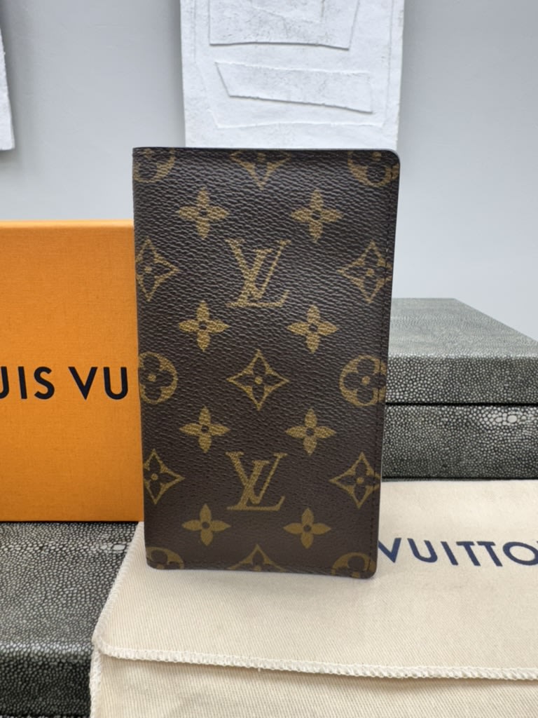 LIKE NEW - Louis Vuitton Monogram Long Wallet