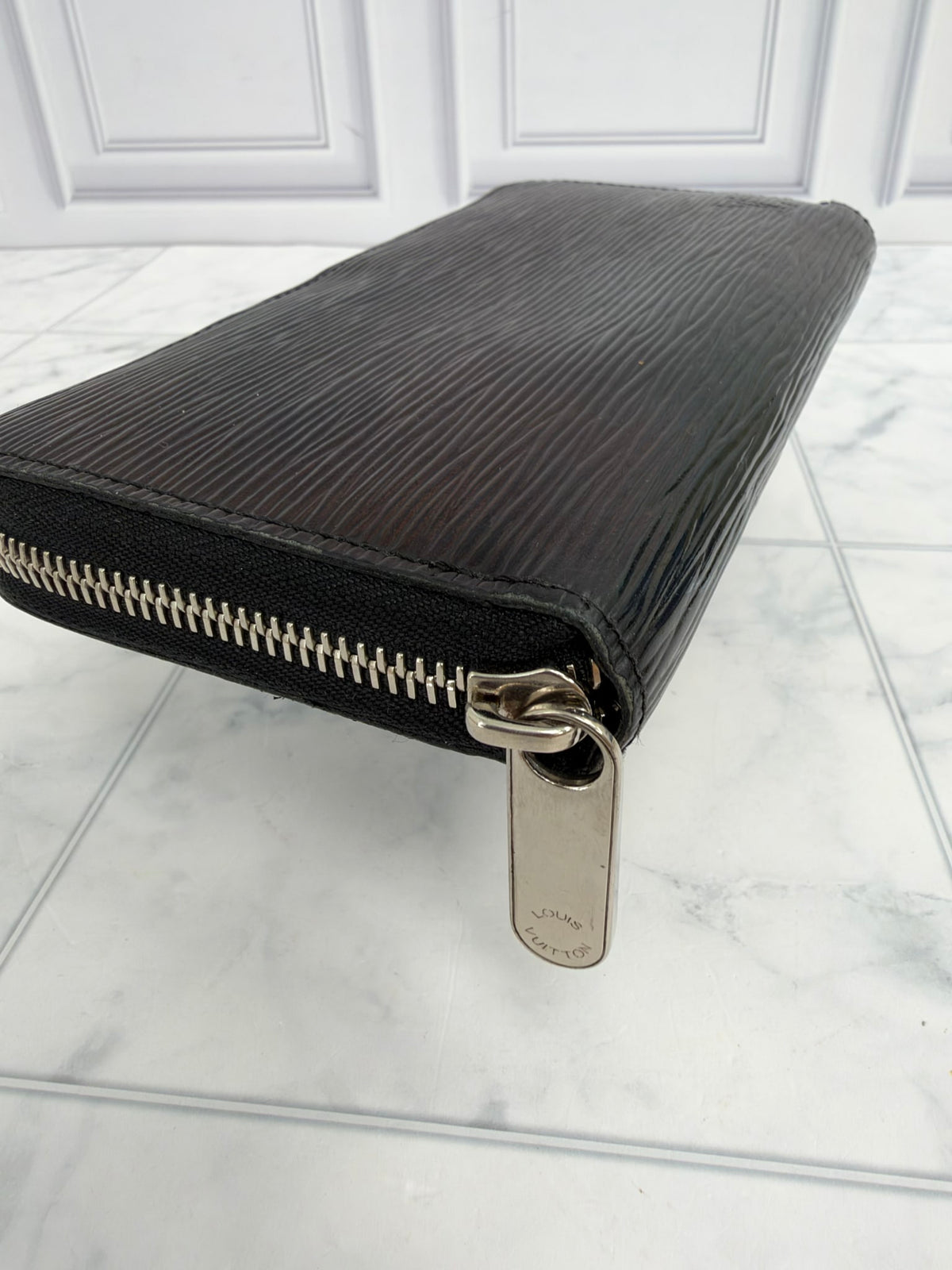 Louis Vuitton Black Epi Electric Zippy Wallet