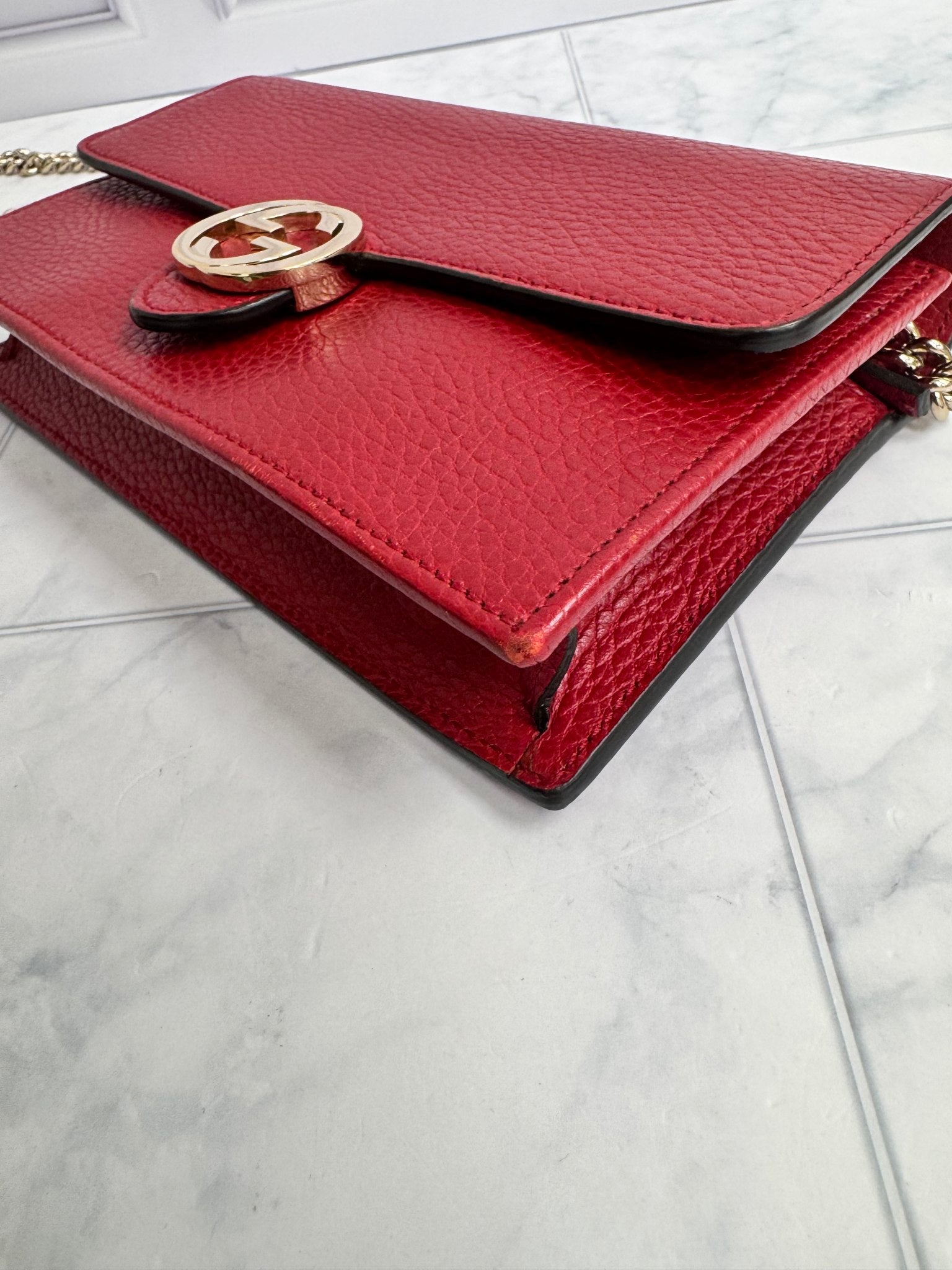 Gucci Red Grained Leather Interlocking G Wallet On A Chain