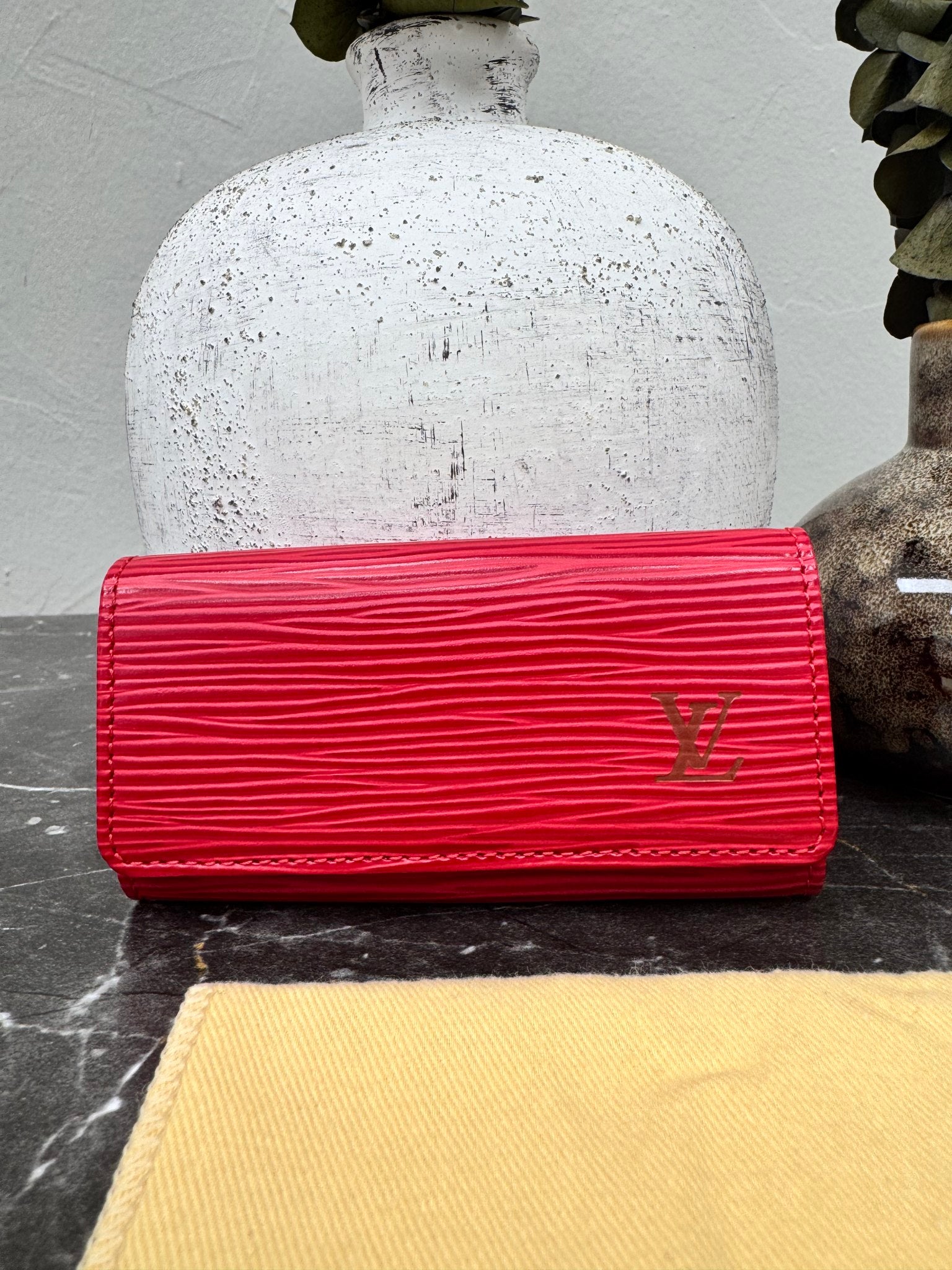 LIKE NEW - Louis Vuitton Red Epi Leather 4 Ring Key Case 
