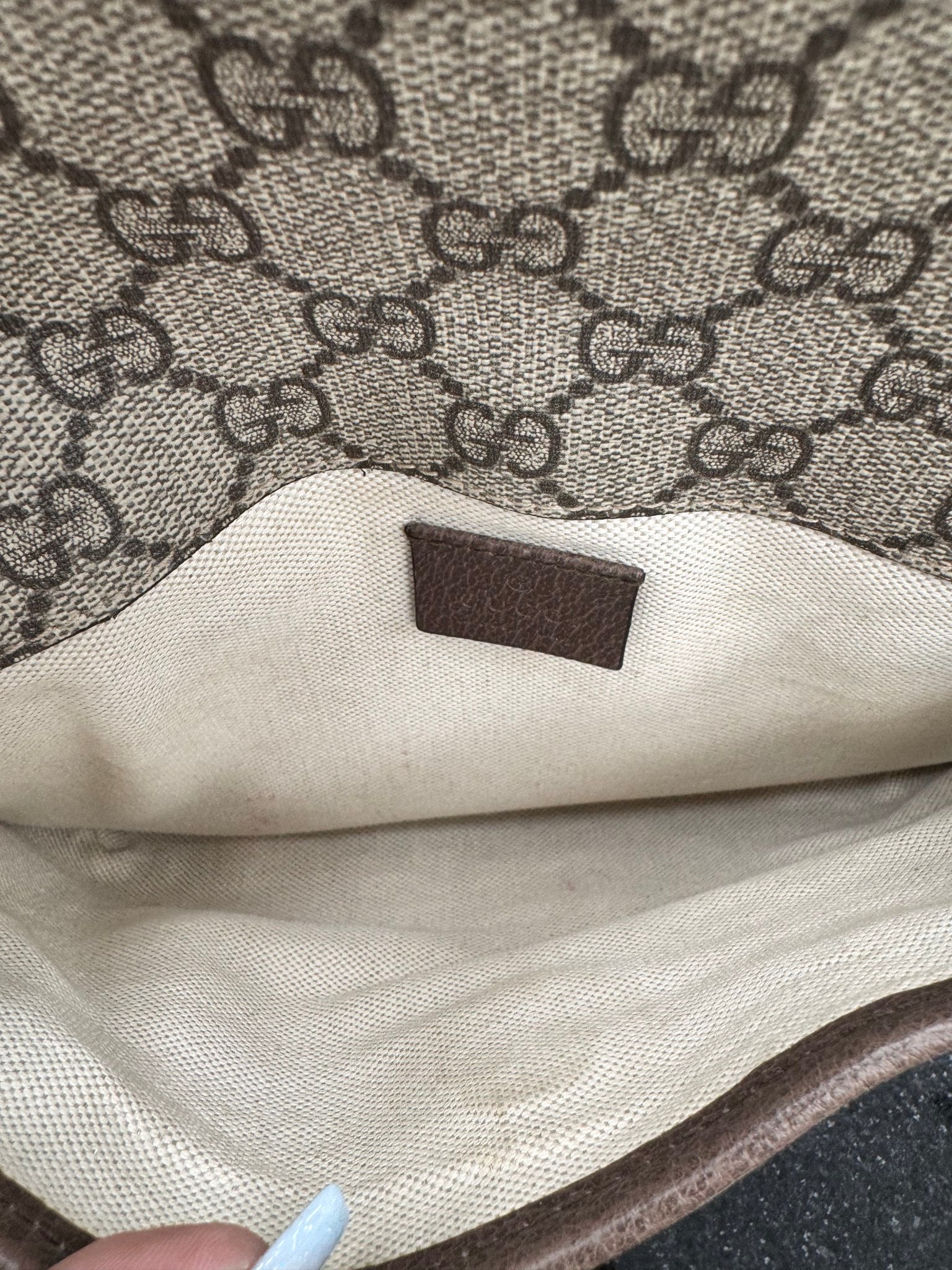 LIKE NEW - Gucci GG Supreme Neo Vintage Belt Bag