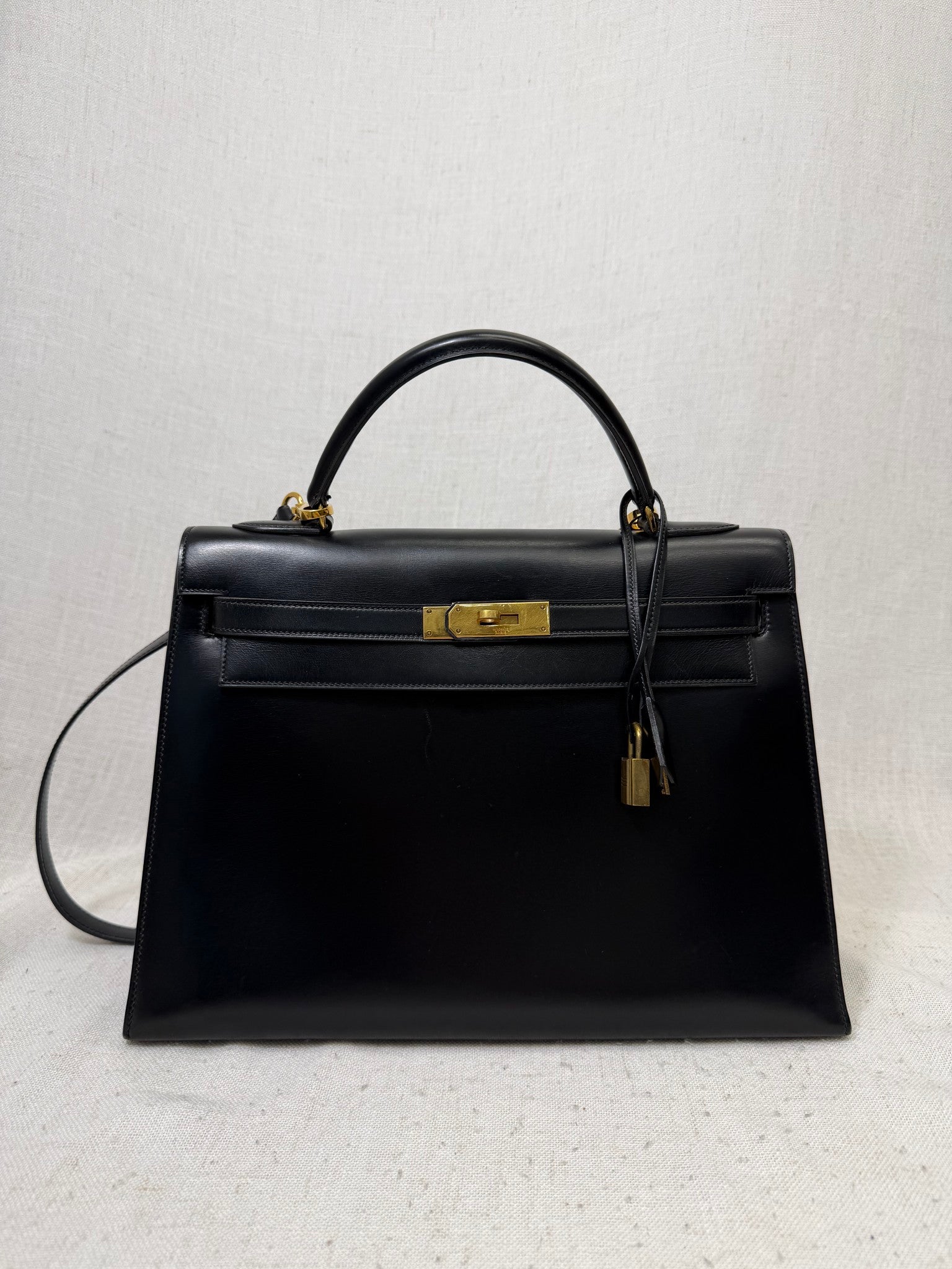 Hermes Black Box Leather Kelly 32 Handbag