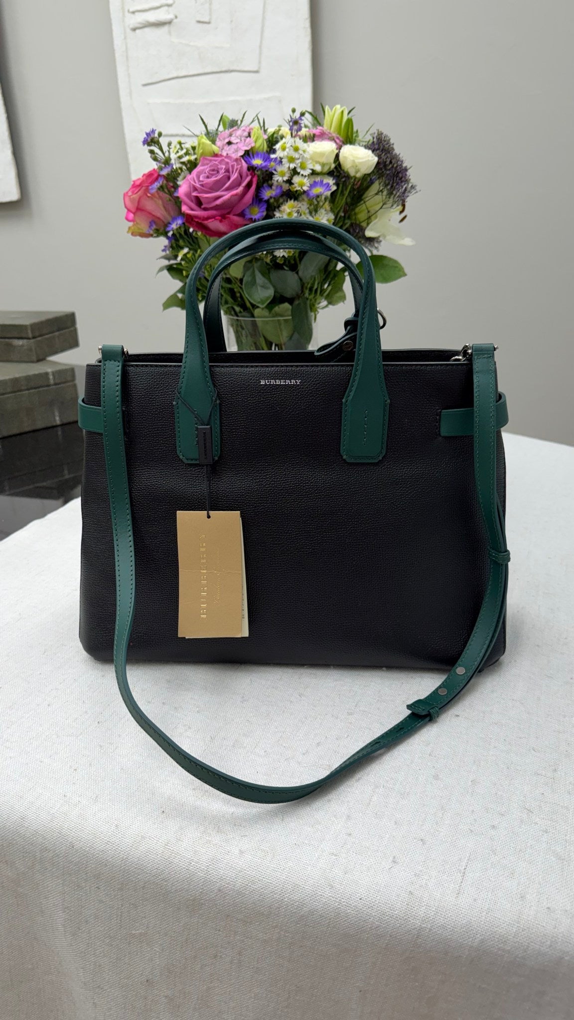 BRAND NEW- Burberry Black & Green Leather Medium Banner 2way Tote