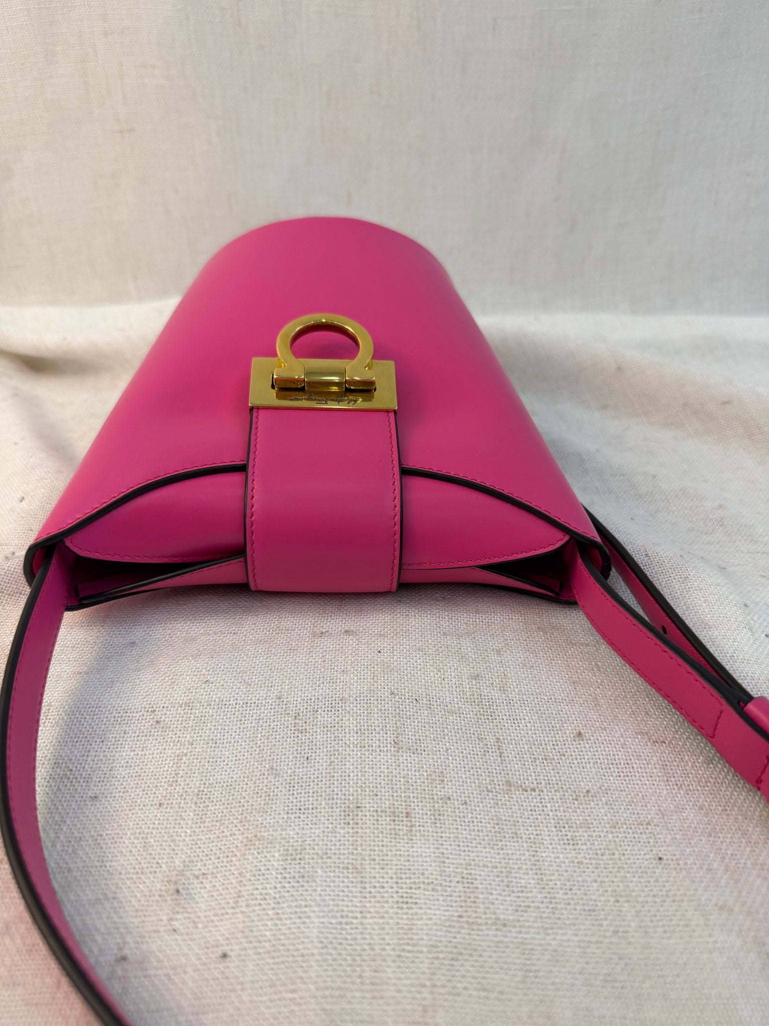 Salvatore Ferragamo Pink Leather Trifolio Small Bucket Bag