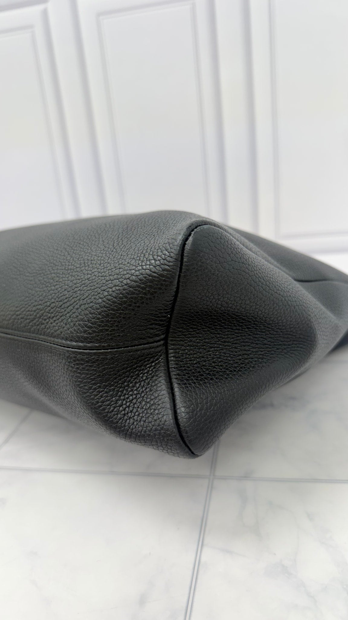 LIKE NEW - Tom Ford Black Pebbled Leather Chain Shoulder Bag