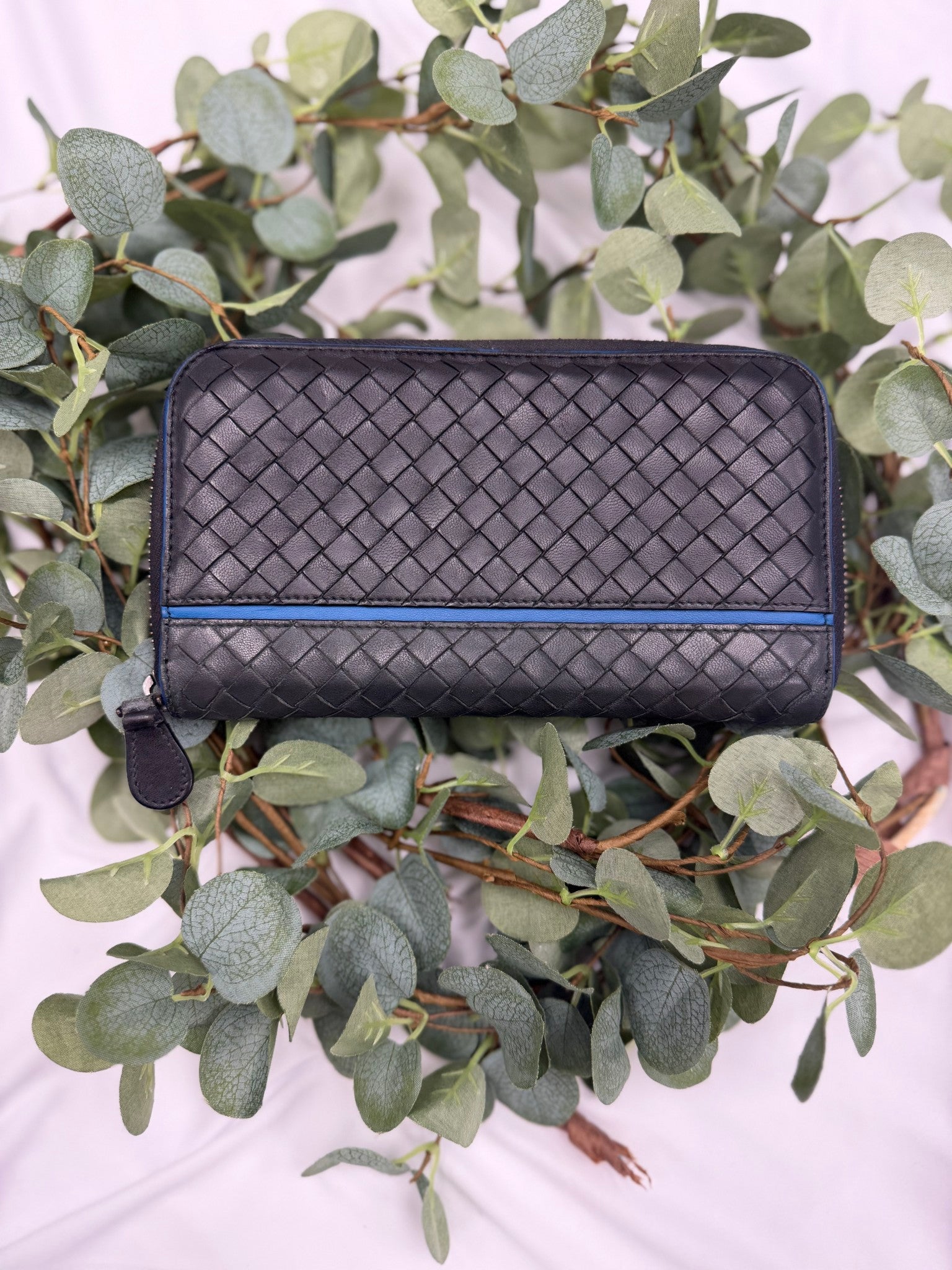Bottega Veneta Black & Blue Intrecciato Leather Zippy Wallet