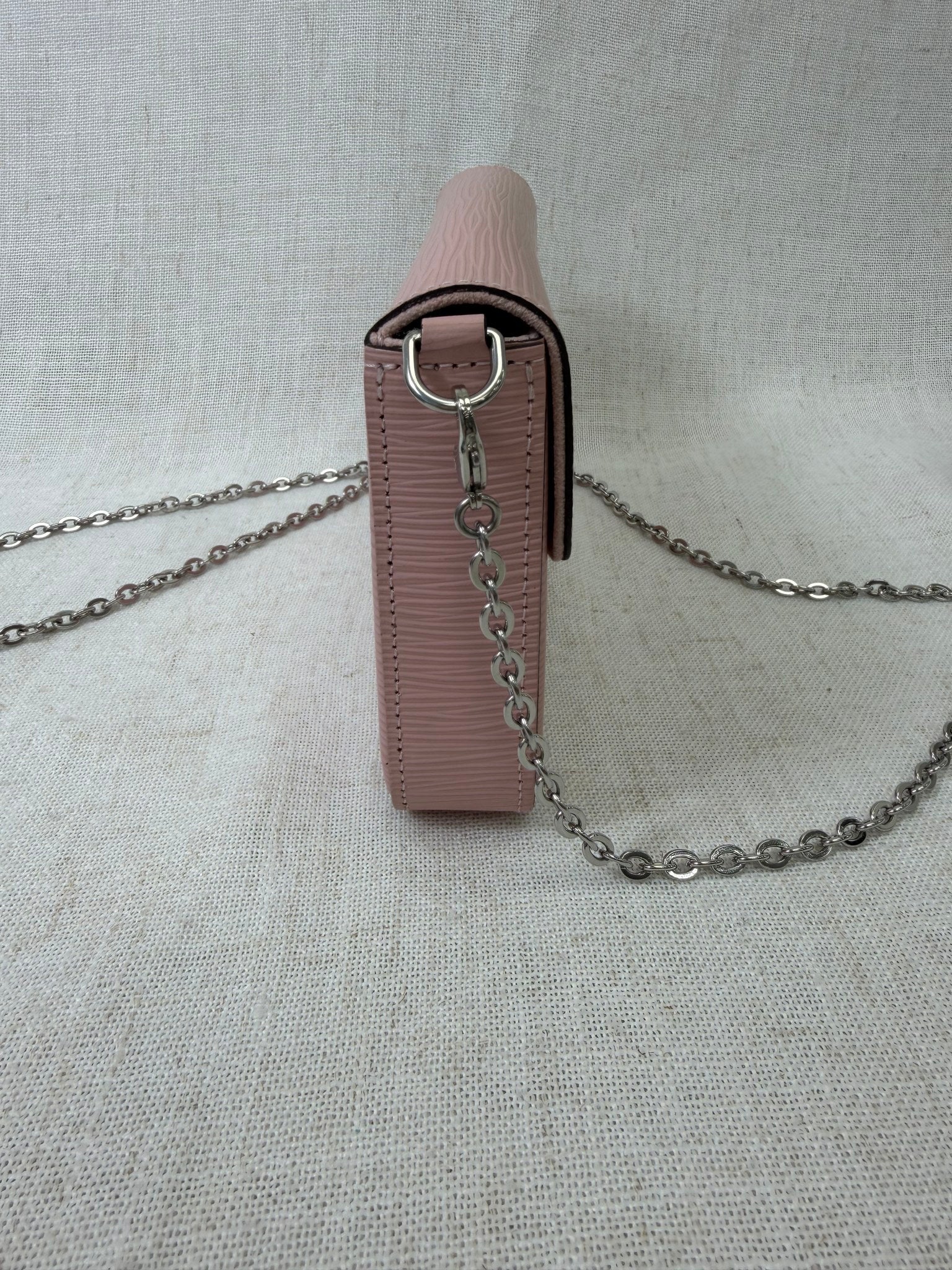 Louis Vuitton Rose ballerine Epi Leather  Felicie Pochette Crossbody 