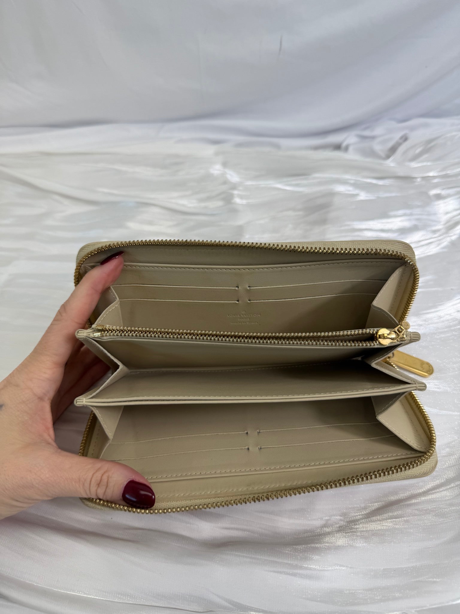 Louis Vuitton Vernis Limited Edition Blanc Corail Zippy Long Wallet