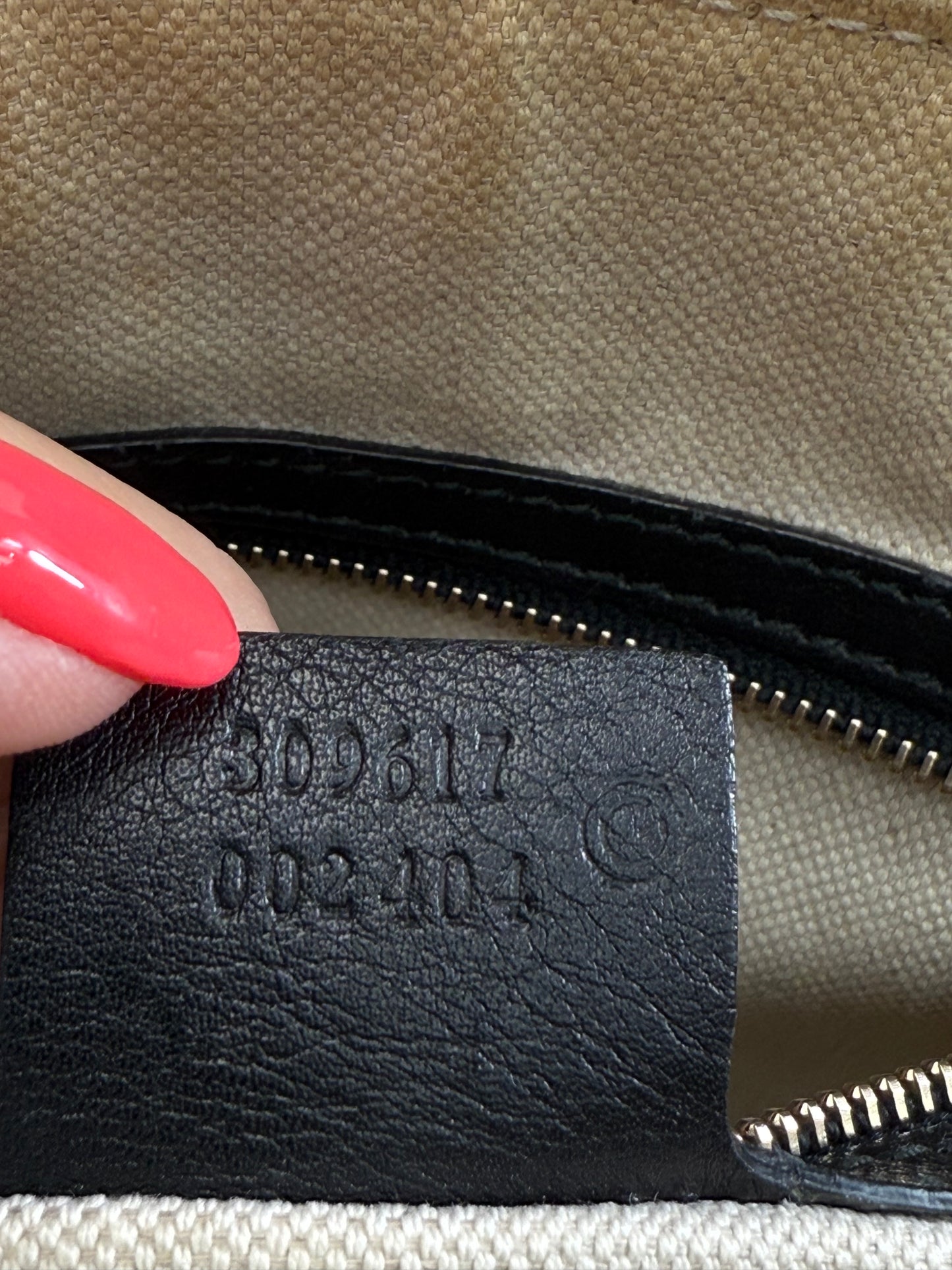 Gucci Black Patent Leather MicroGuccisima Medium Dome 2Way Bag