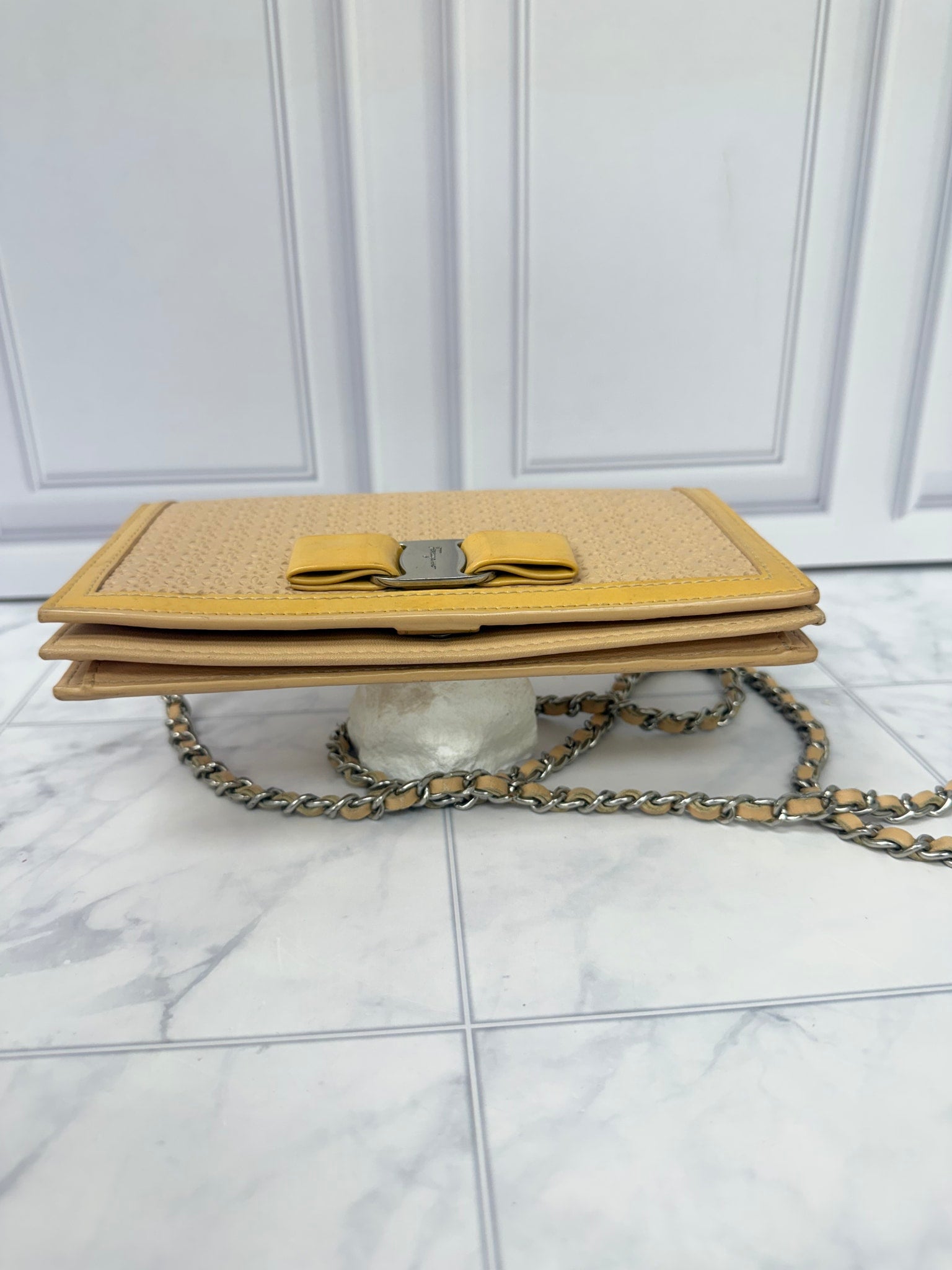 Salvatore Ferragamo Beige Leather Wallet On A Chain 