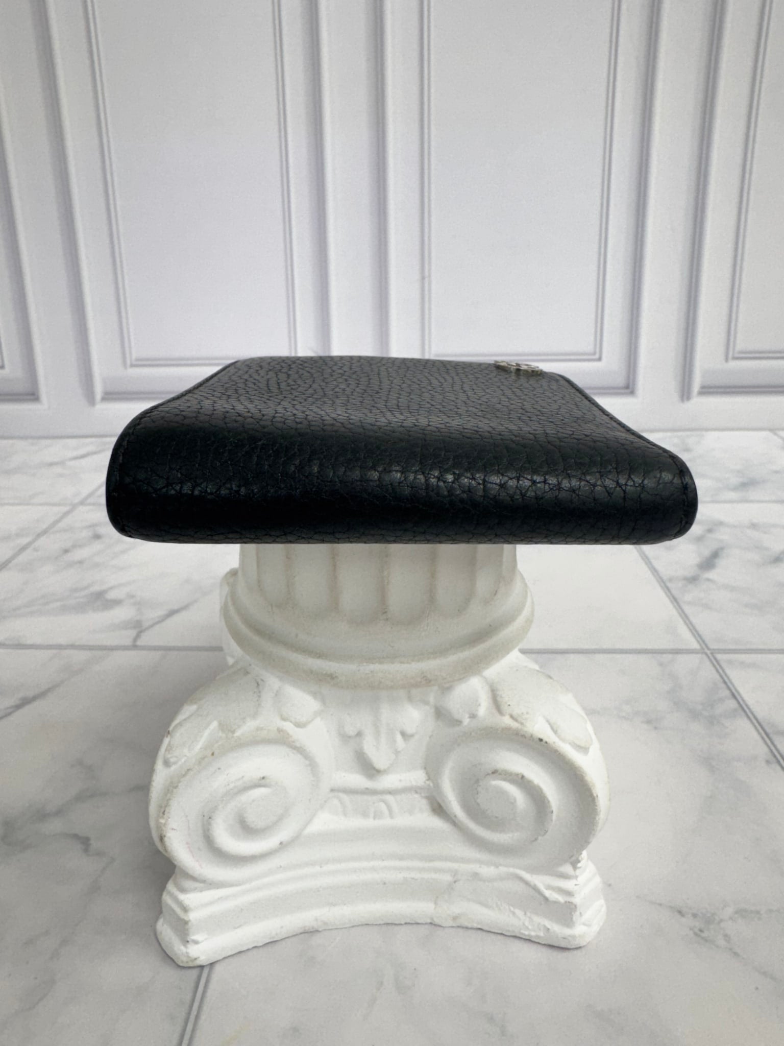 Gucci Black Grained Leather Bifold Wallet