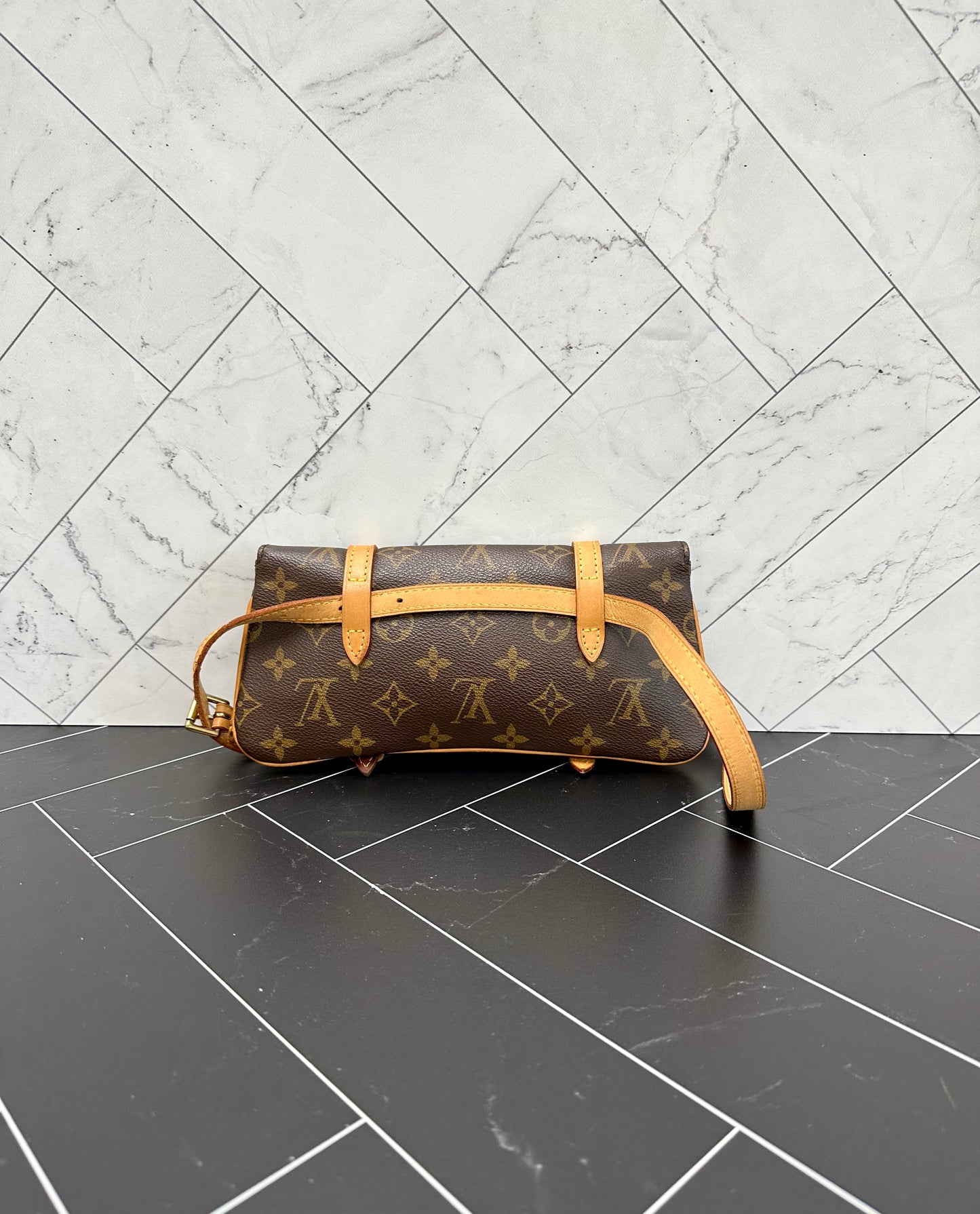 Louis Vuitton Pochette Murrell Waist Bag Pouch Monogram MI1005 for