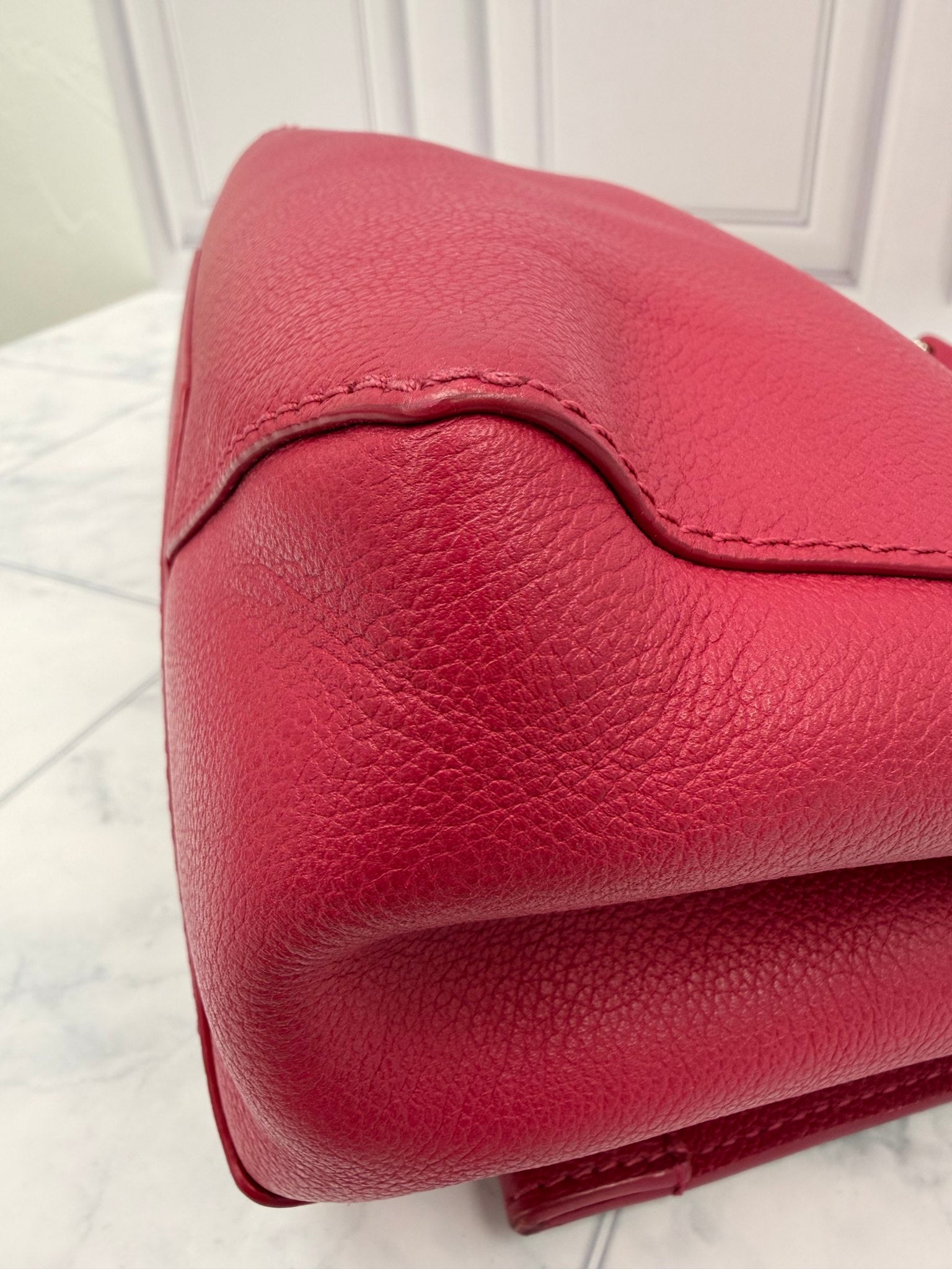 Louis Vuitton Fuchsia Taurillon Leather Lock Me II Shoulder Bag