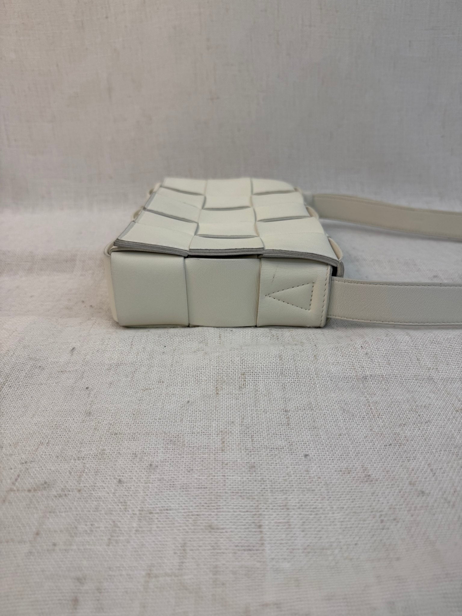 Bottega Veneta White Leather Medium Cassette Bag