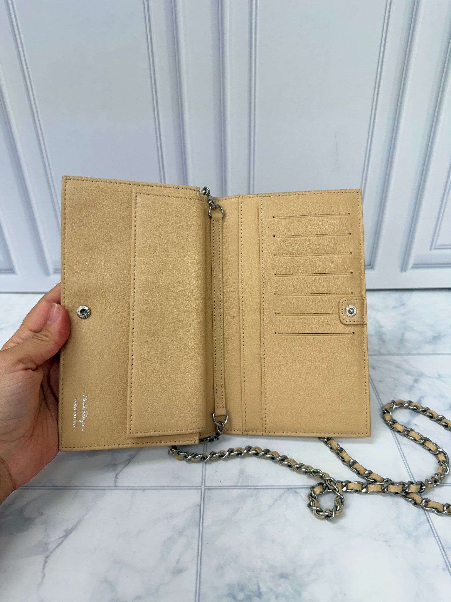 Salvatore Ferragamo Beige Leather Wallet On A Chain 
