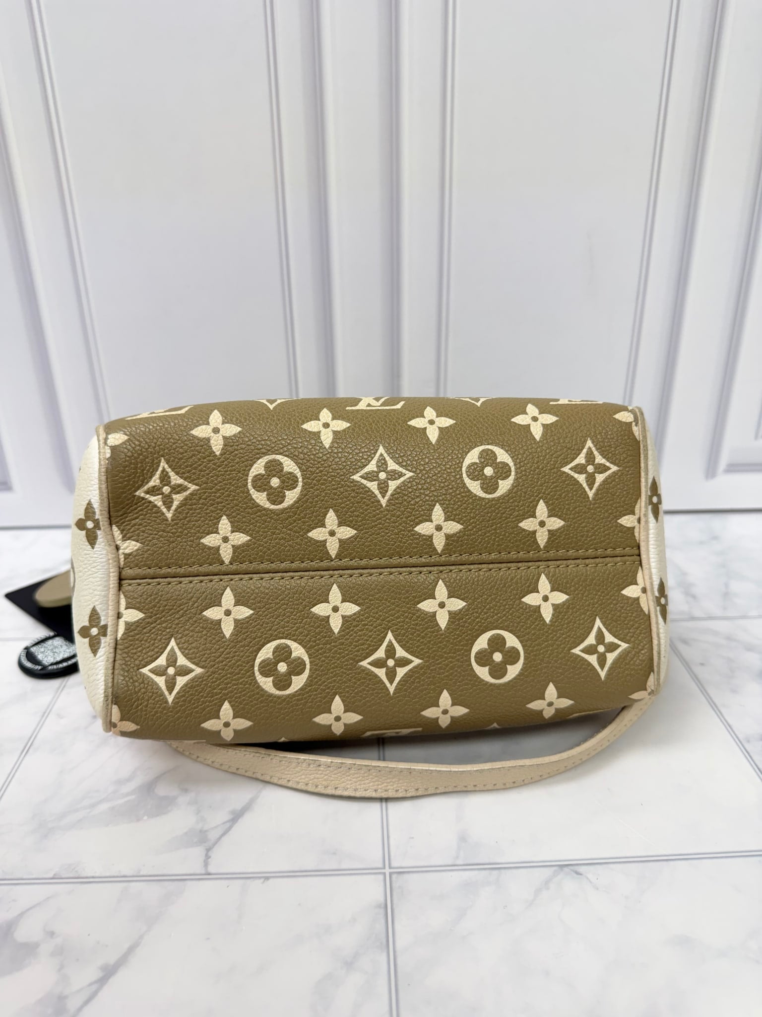 Louis Vuitton Green And Cream Empreinte Leather Speedy Bandouliere 20 