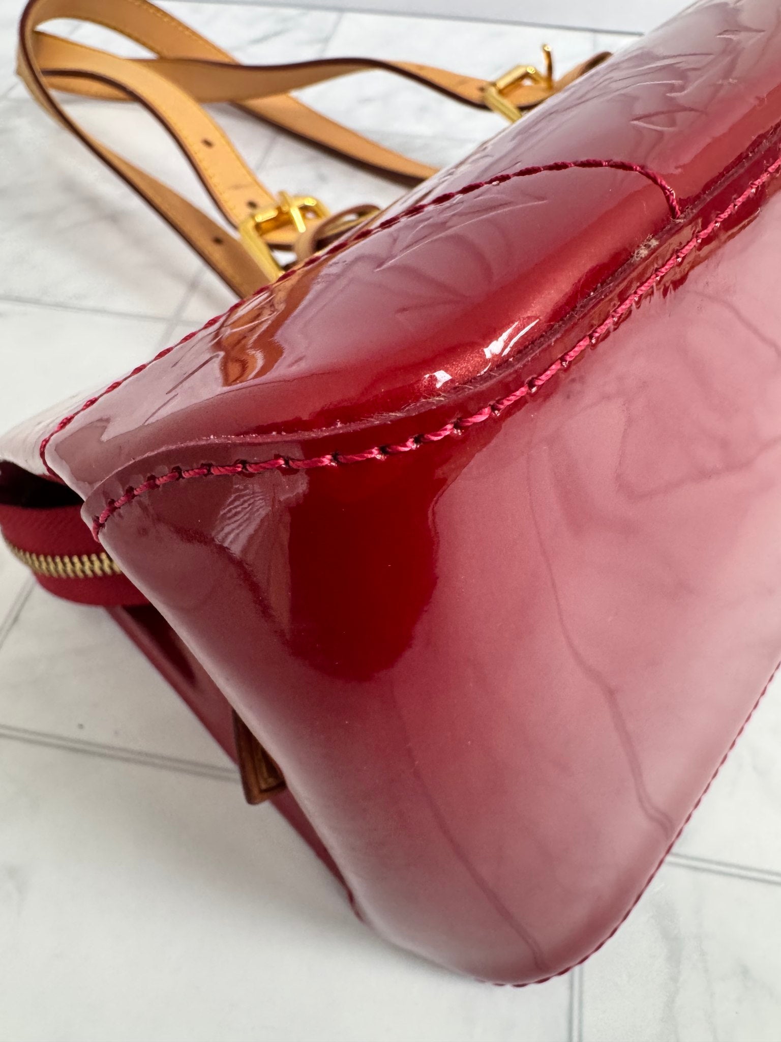 Louis Vuitton Red Vernis Rosewood Avenue Shoulder Bag