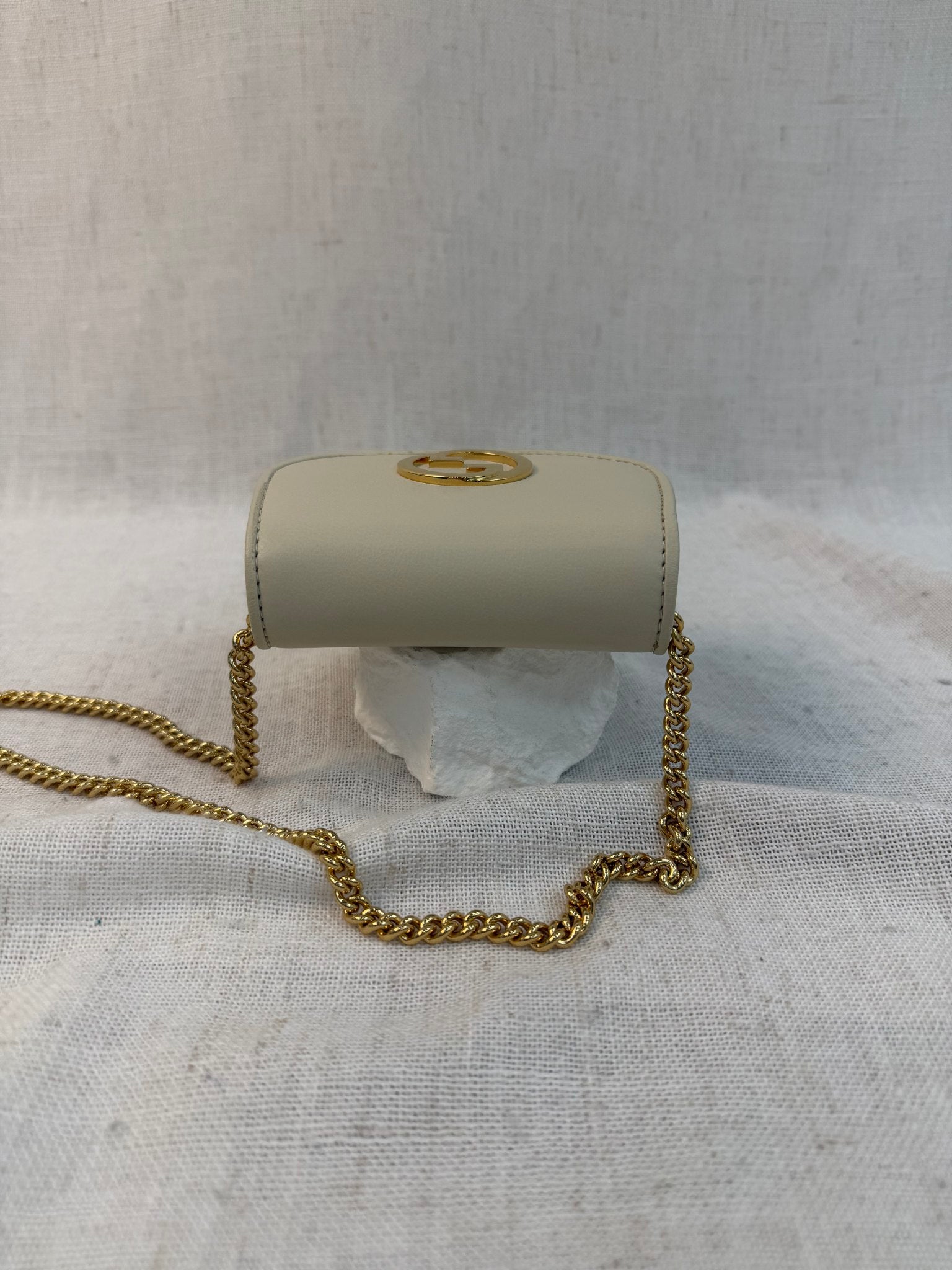 LIKE NEW-Gucci Cream Leather Blondie Wallet On Chain Bag