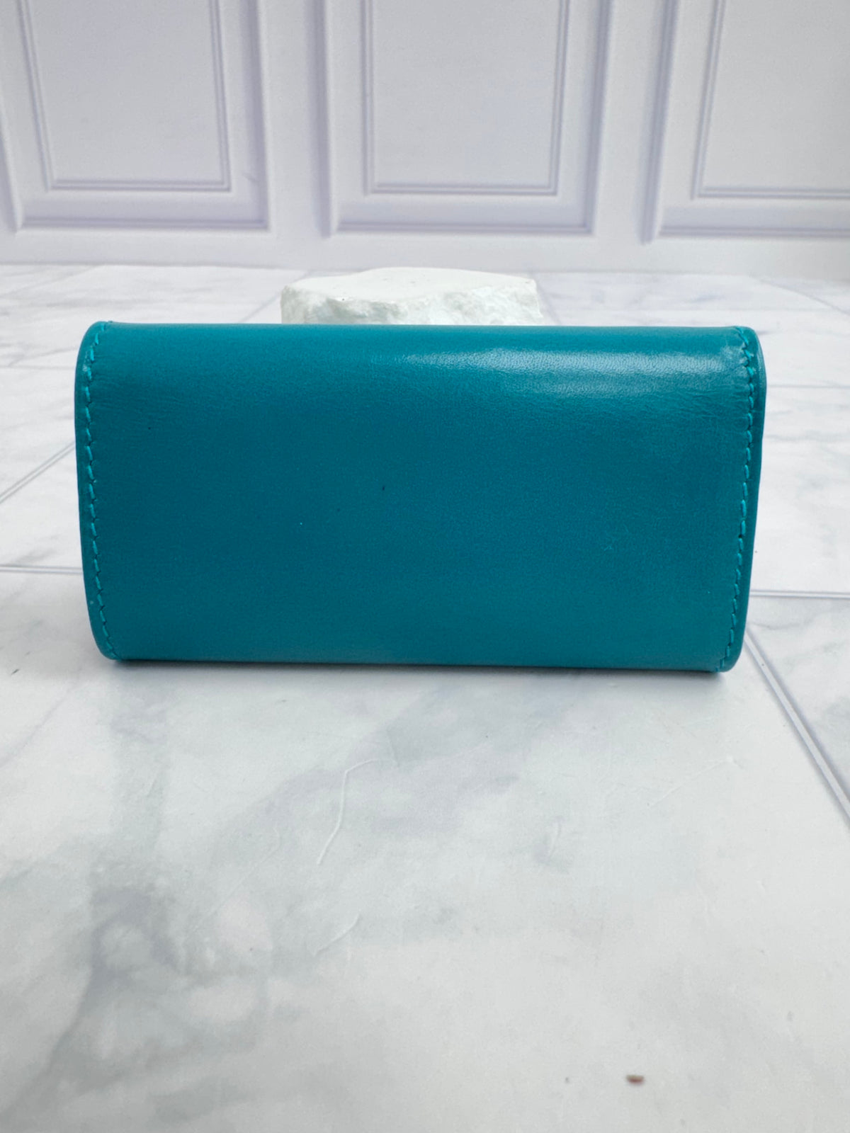 LIKE NEW - Gucci Teal 4 Ring Key Case