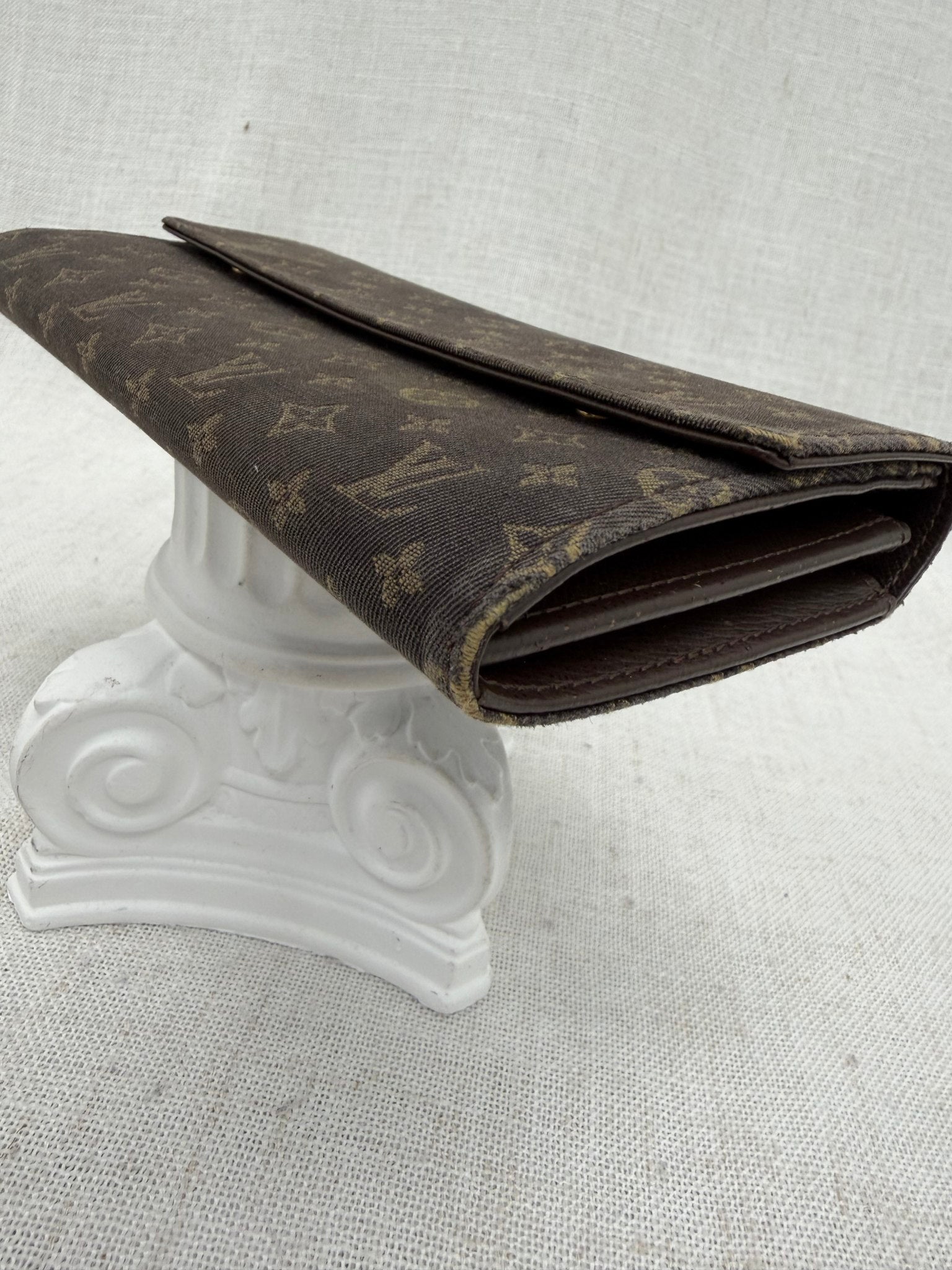 Louis Vuitton Brown Mini Lin Sarah Wallet