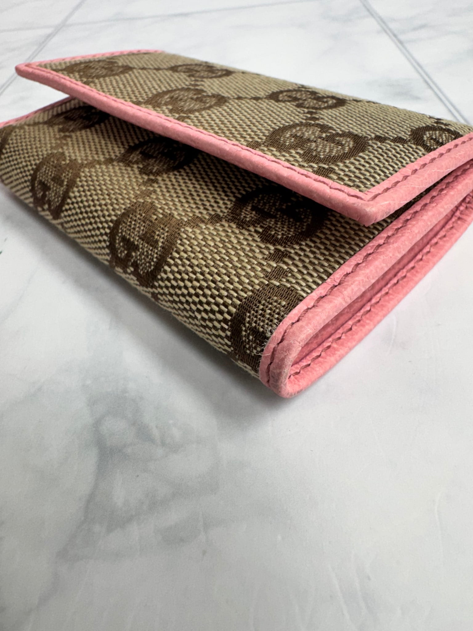 Gucci GG Canvas And Pink Leather Trim 6 Ring Key Case