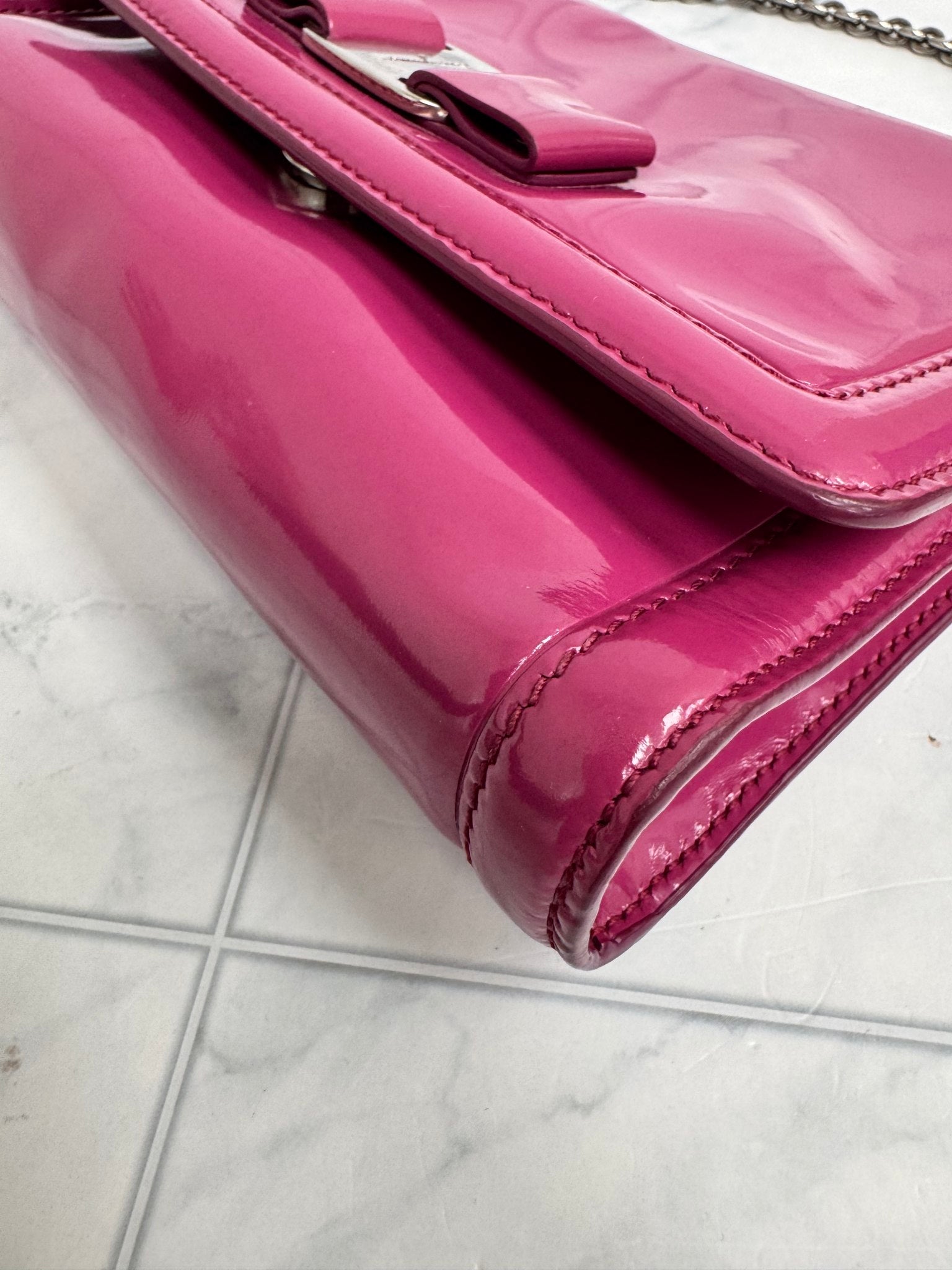 Salvatore Ferragamo Pink Patent Leather Ginny Vera Bow Chain Crossbody Bag