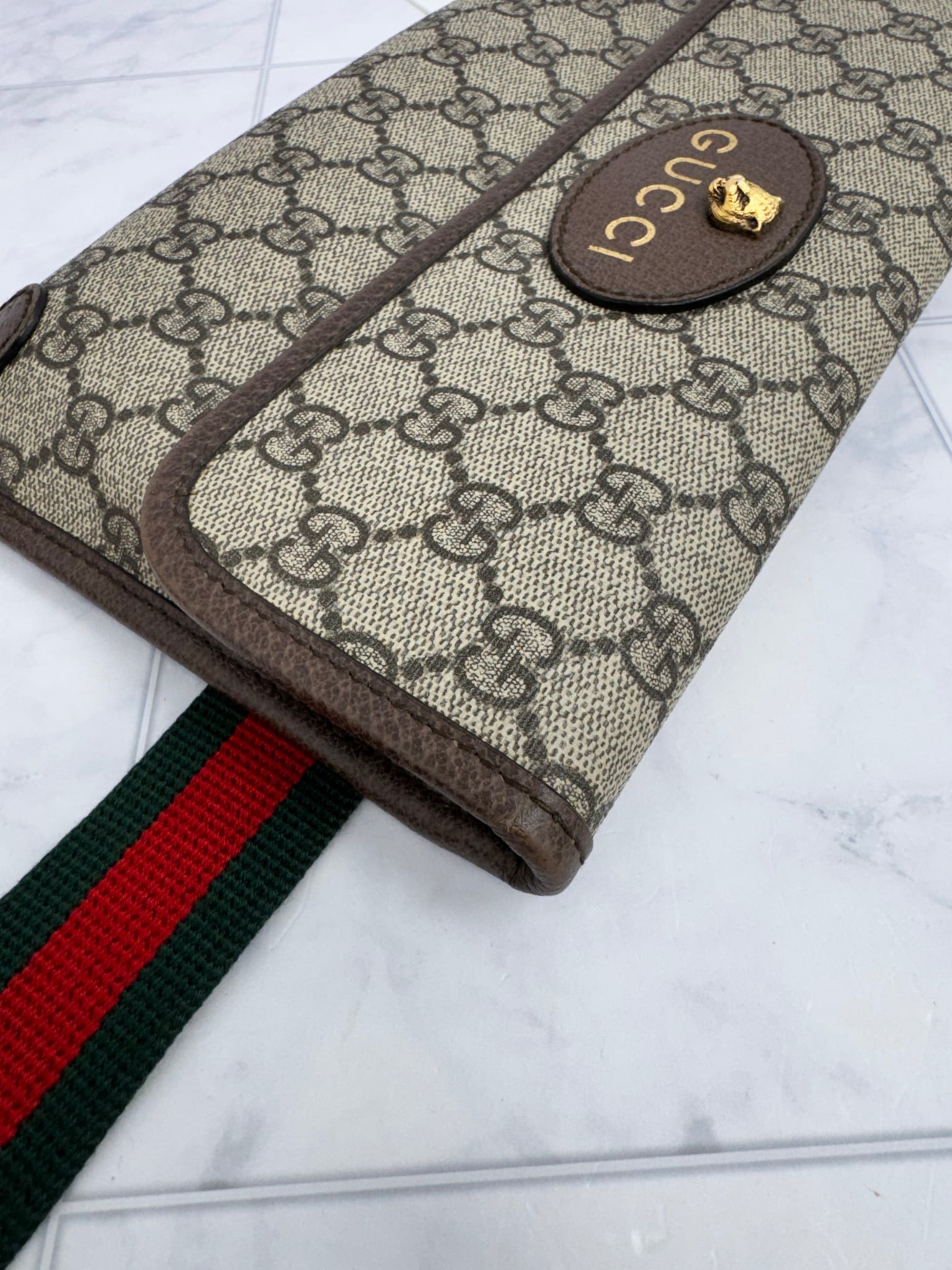 LIKE NEW - Gucci GG Supreme Neo Vintage Belt Bag