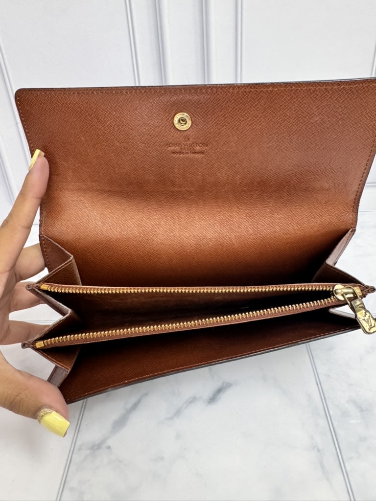 Louis Vuitton Monogram Sarah Wallet