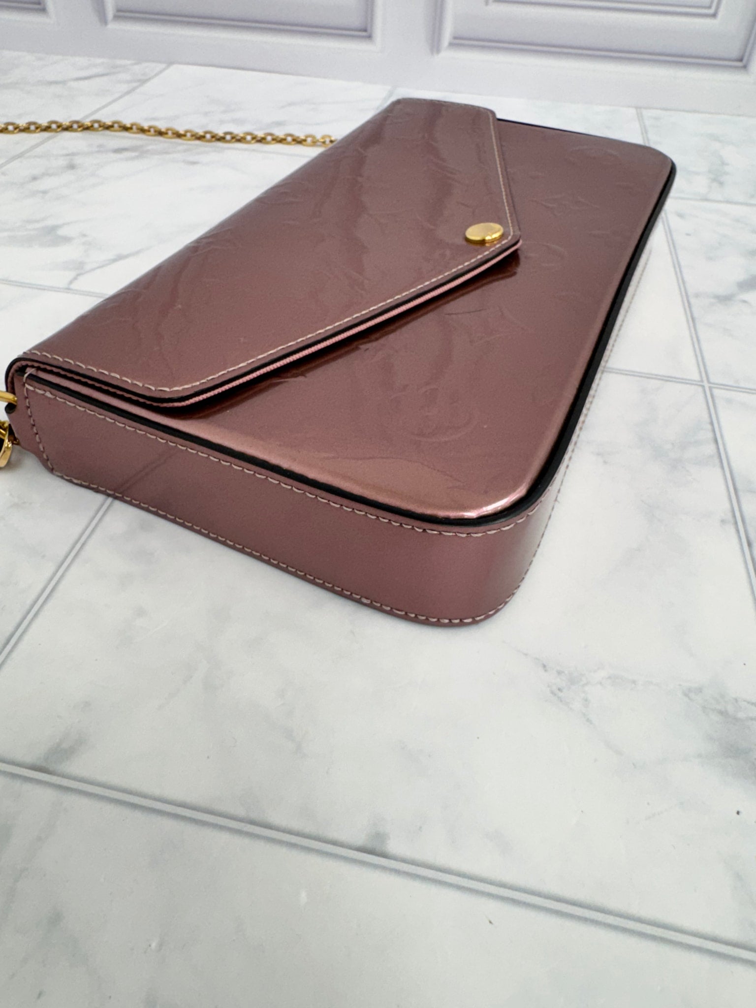 LIKE NEW - Louis Vuitton Metallic Rose Monogram Vernis Felicie Pochette