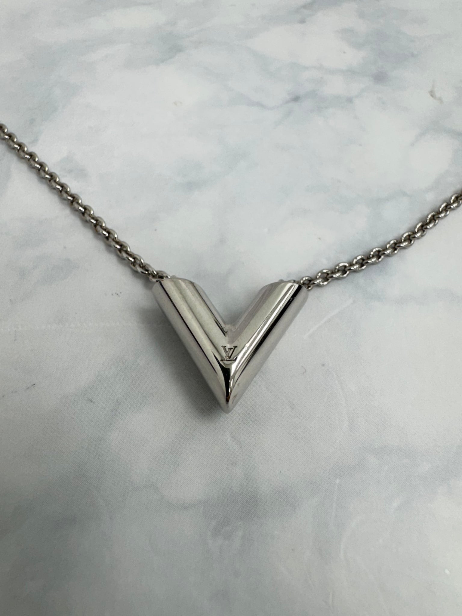 Louis Vuitton Silver Tone Essential V Necklace