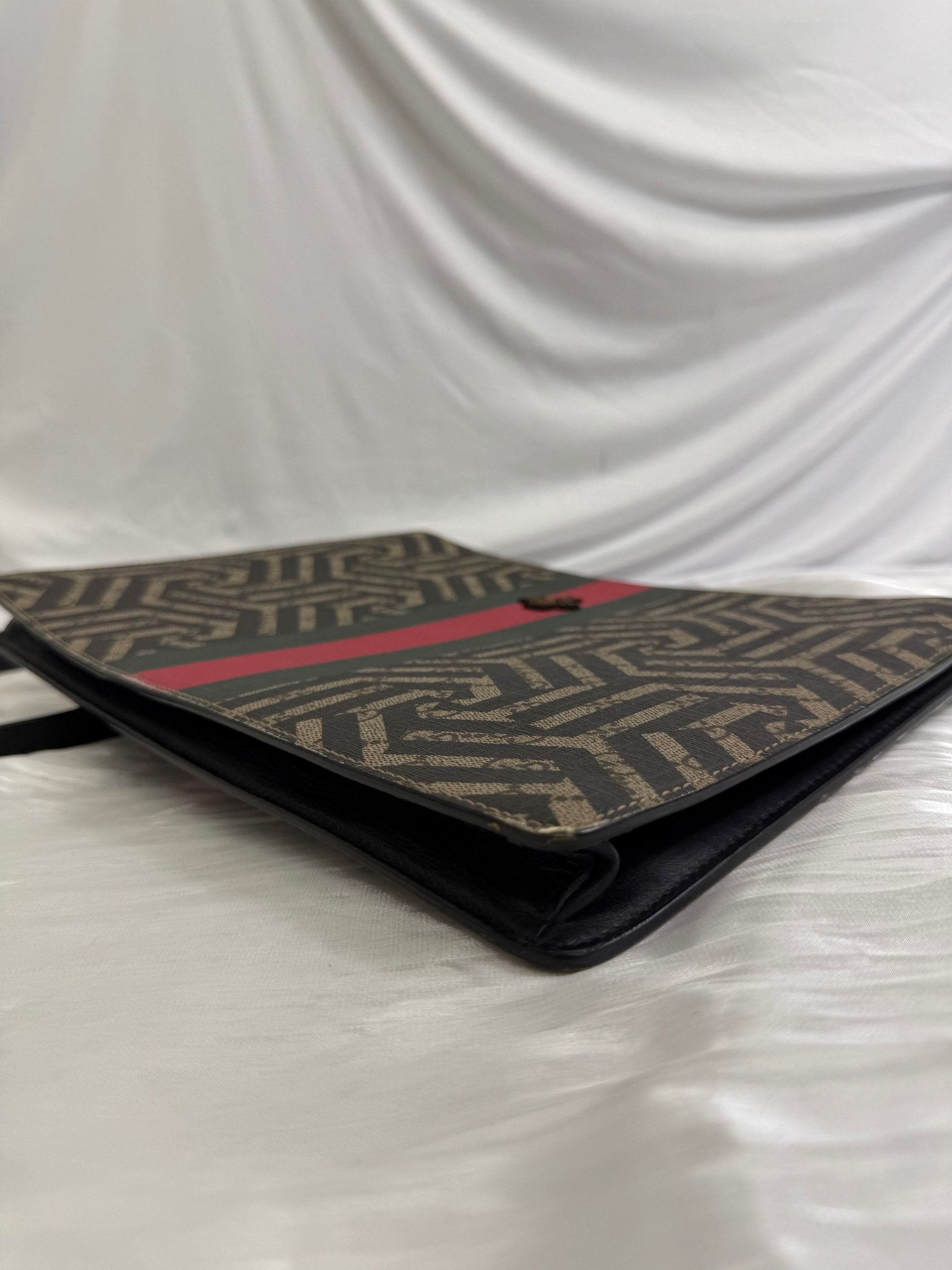 Gucci GG Supreme Caleido Web Bee Crossbody