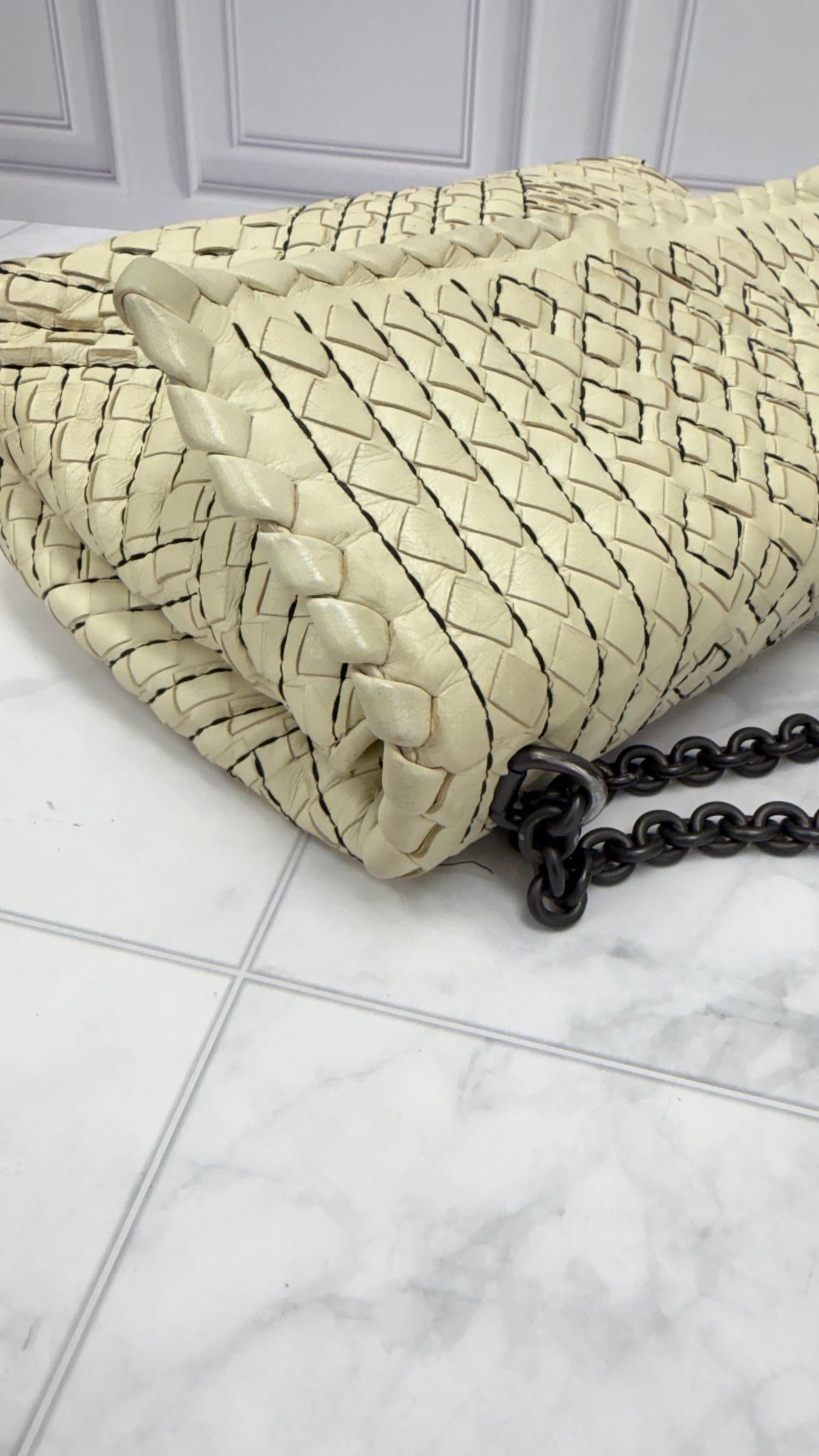 Bottega Veneta Cream Woven Intrecciato Leather Black Stitch Chain Bag