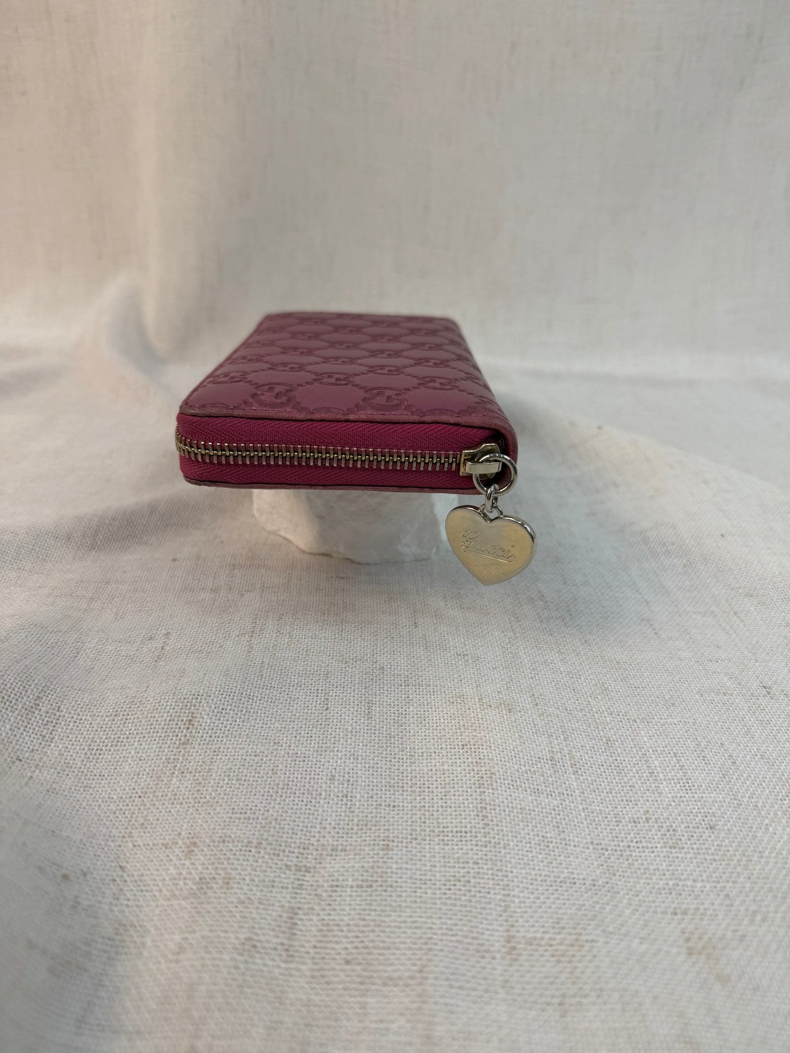 Gucci Metalic Pink Leather Guccissima GG Embossed Pink Zippy Wallet