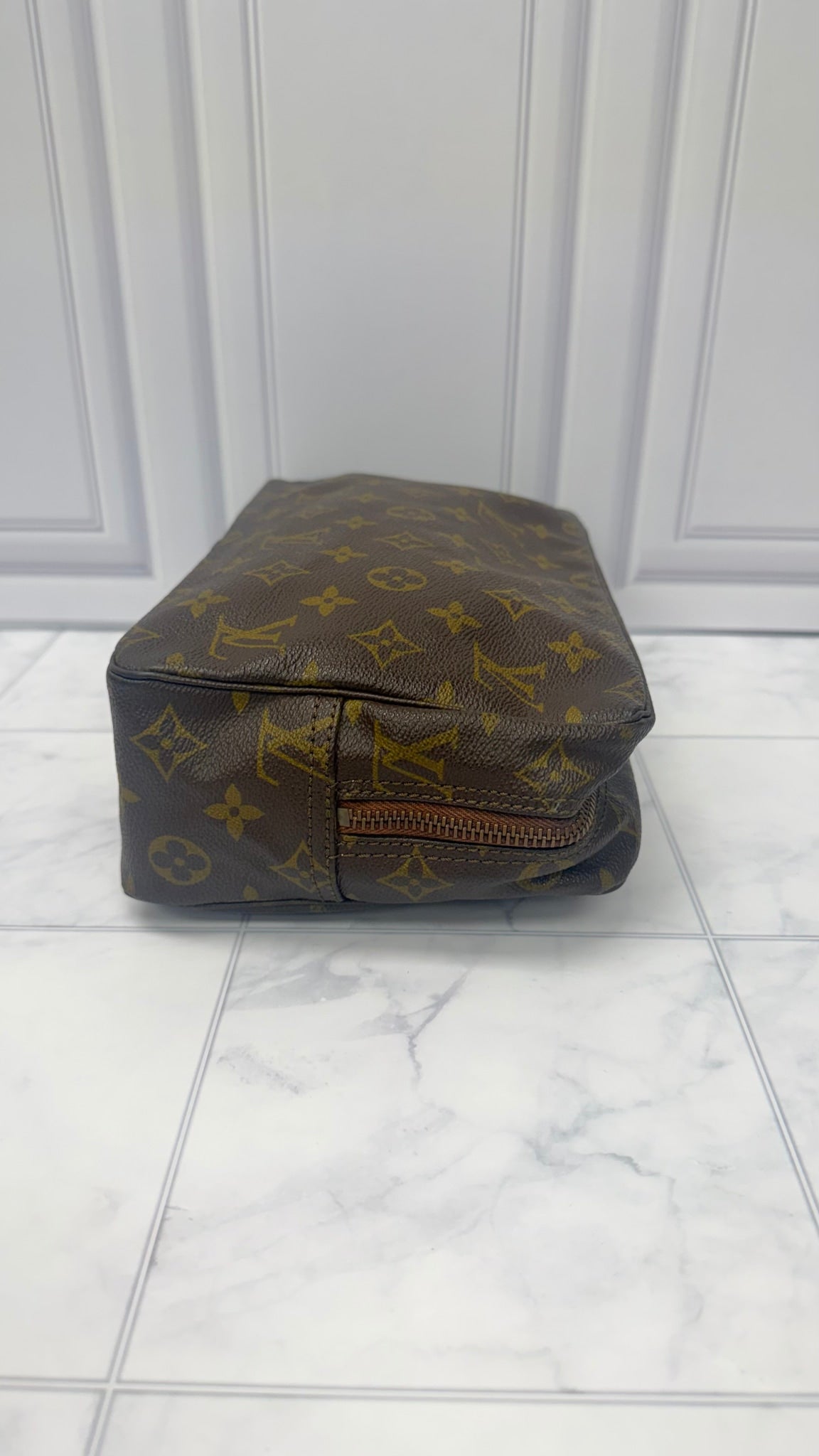 Louis Vuitton Monogram Trousse 28 Travel Case