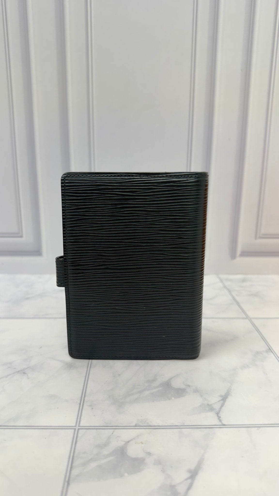 LIKE NEW - Louis Vuitton Black Epi Leather Passport Agenda PM Cover 