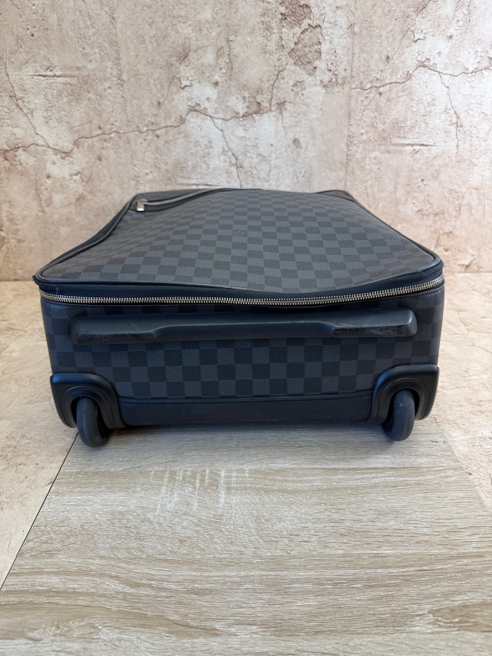 Louis Vuitton Damier Graphite Pegase Luggage 55